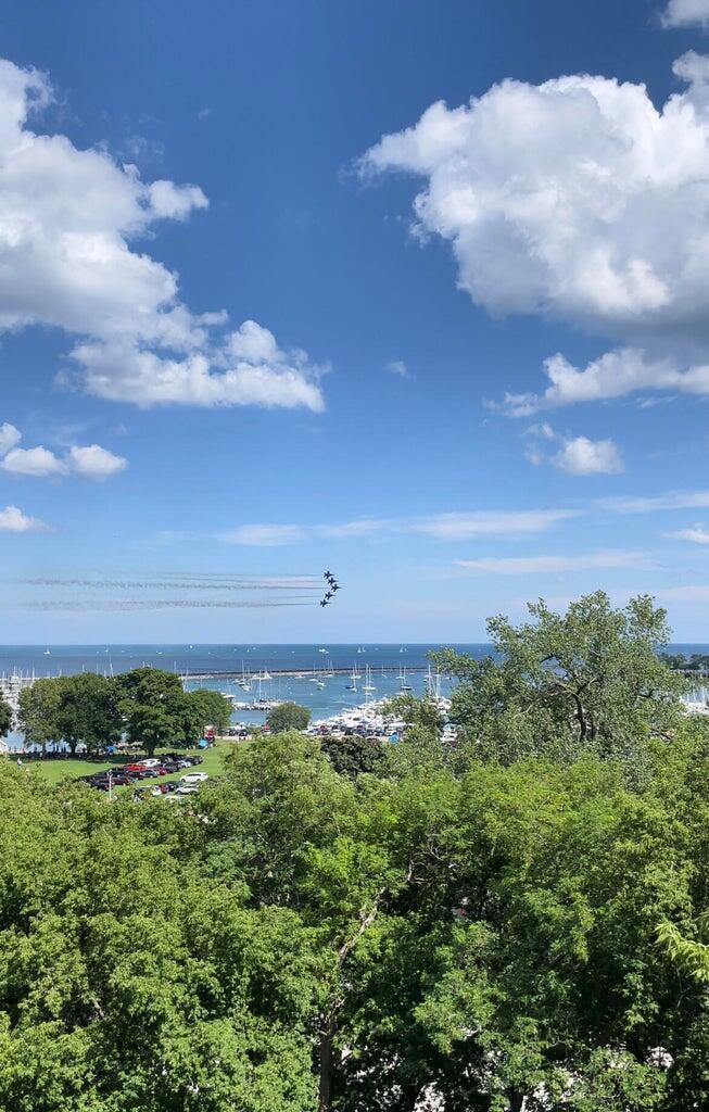 Milwaukee, Wisconsin, 53202, United States, 2 Bedrooms Bedrooms, ,3 BathroomsBathrooms,Residential,For Sale,1992022