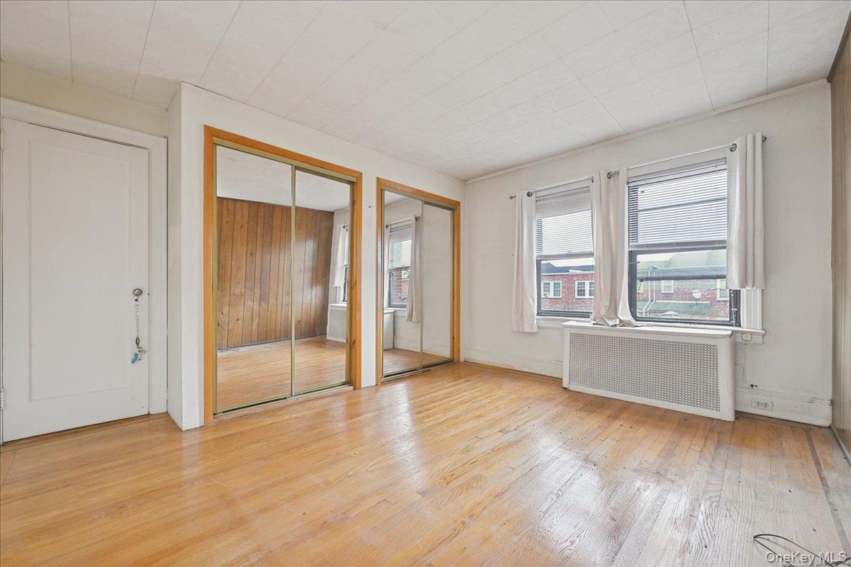 Valley Stream, New York, 11581, United States, 3 Bedrooms Bedrooms, ,2 BathroomsBathrooms,Residential,For Sale,1998416