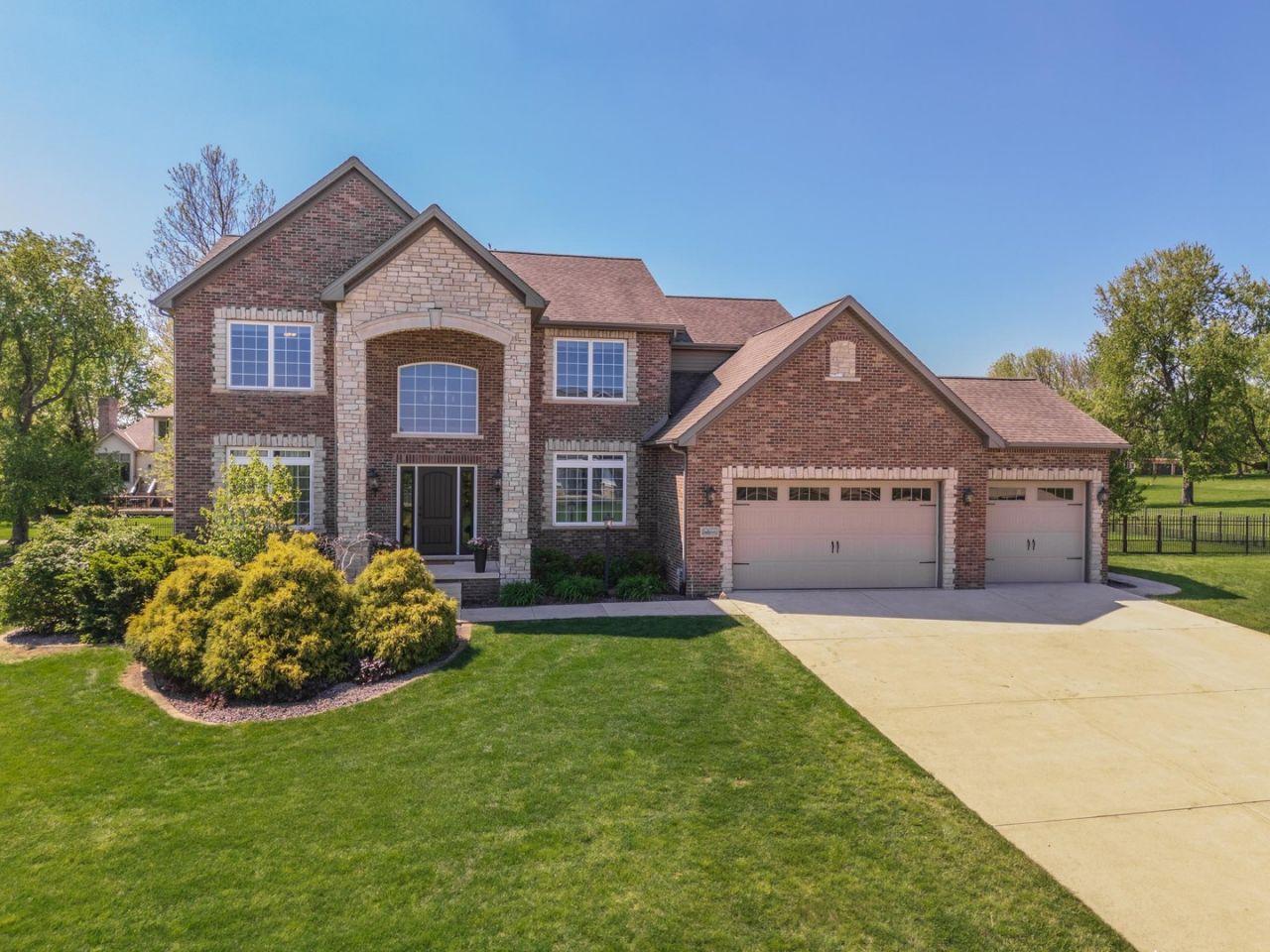 Bloomington, Illinois, 61705, United States, 5 Bedrooms Bedrooms, ,5 BathroomsBathrooms,Residential,For Sale,1817687