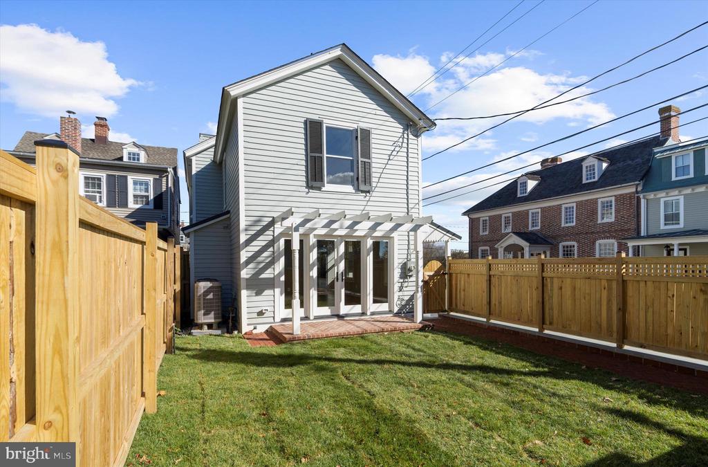 Chestertown, Maryland, 21620, United States, 5 Bedrooms Bedrooms, ,5 BathroomsBathrooms,Residential,For Sale,1988970