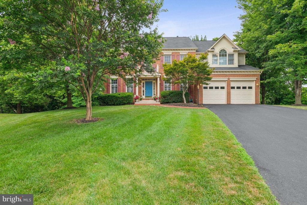 Leesburg, Virginia, 20176, United States, 4 Bedrooms Bedrooms, ,5 BathroomsBathrooms,Residential,For Sale,1900813
