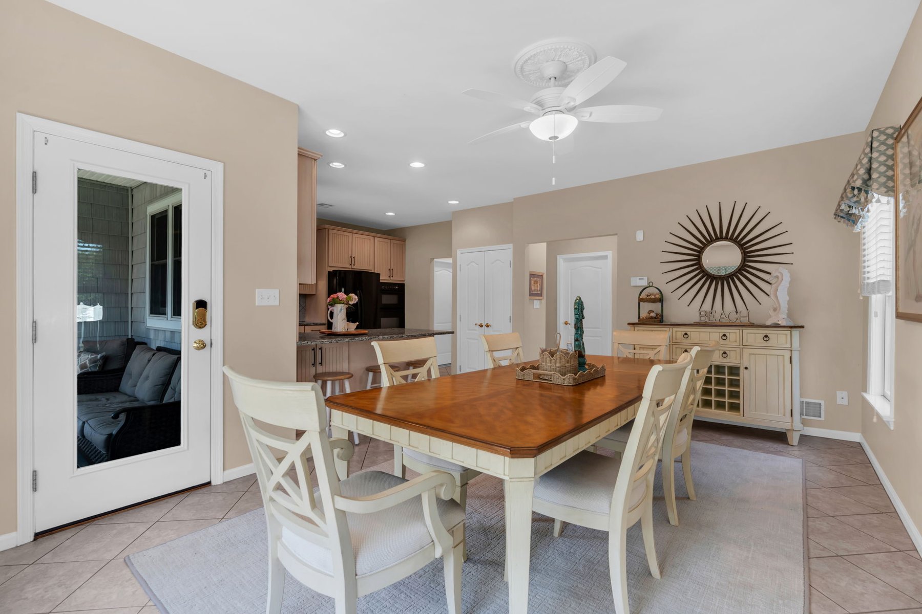  Rare End-Unit Coastal Townhome - 物件實景