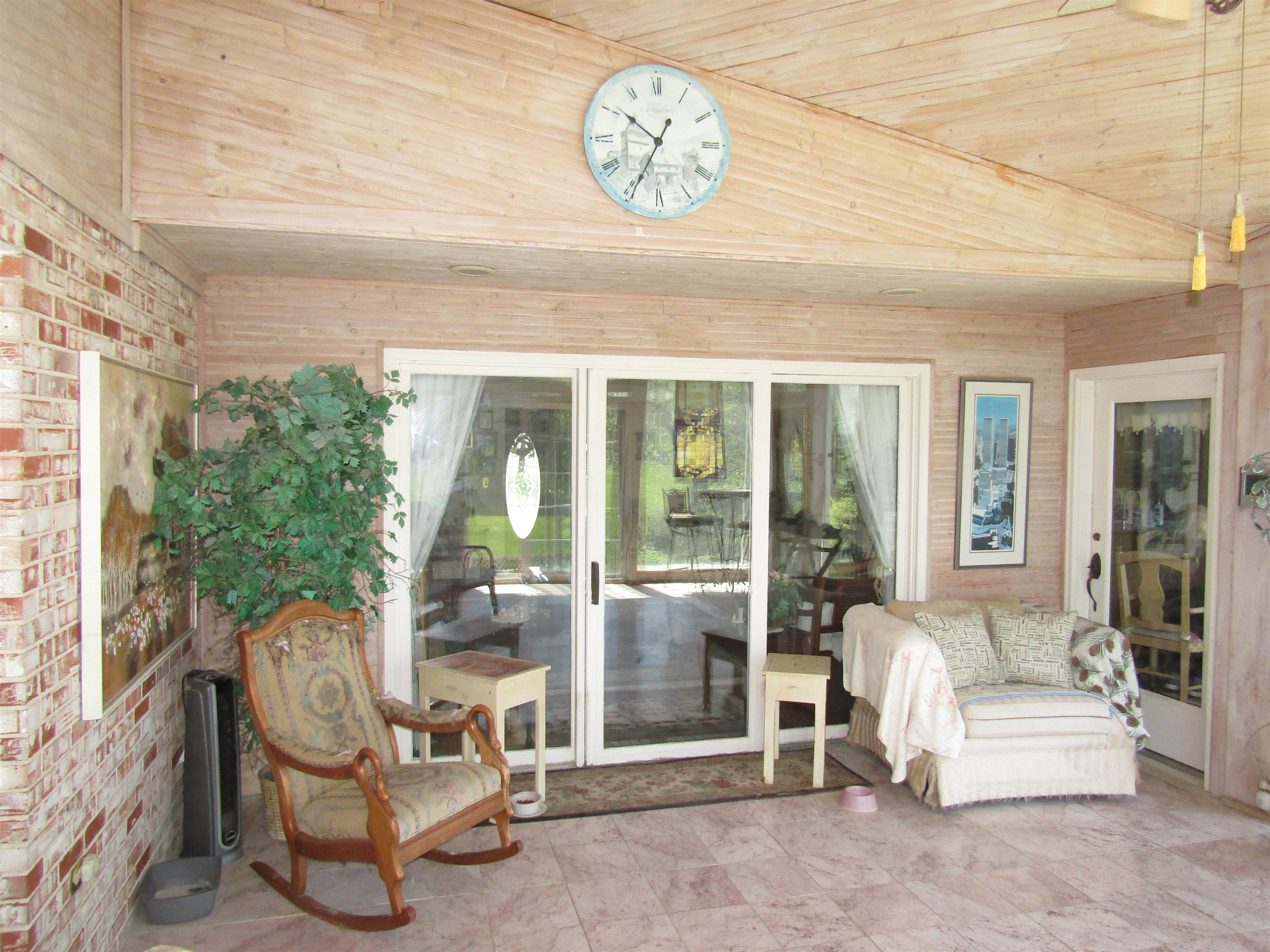 Beloit, Wisconsin, 53511, United States, 6 Bedrooms Bedrooms, ,5 BathroomsBathrooms,Residential,For Sale,1923330