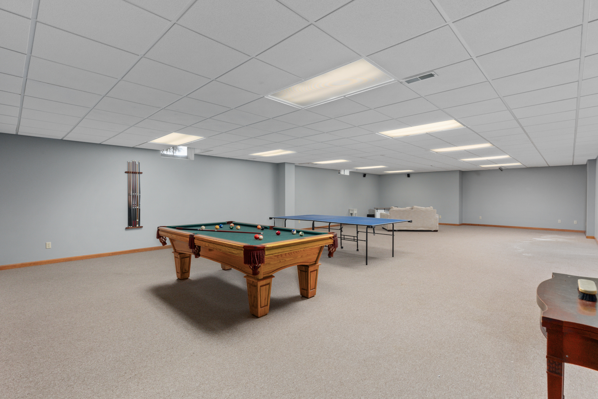 Litchfield, Illinois, 62056, United States, 5 Bedrooms Bedrooms, ,4 BathroomsBathrooms,Residential,For Sale,1986083