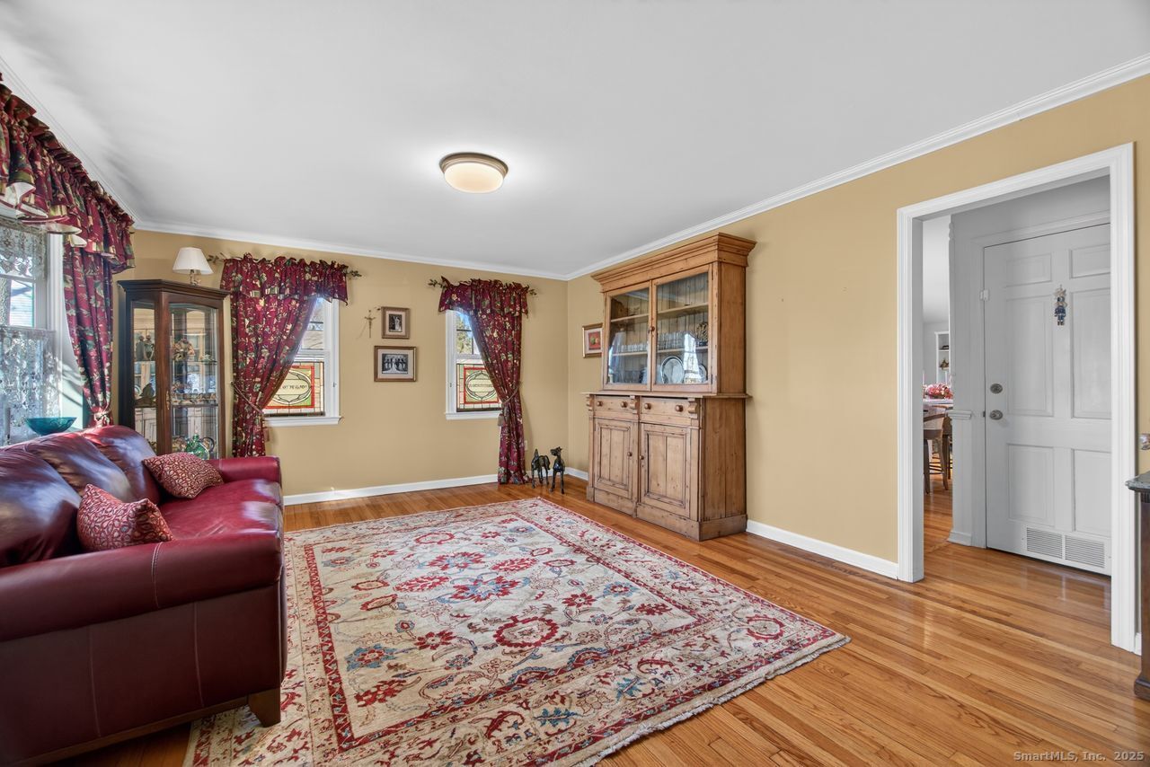 Guilford, Connecticut, 06437, United States, 3 Bedrooms Bedrooms, ,3 BathroomsBathrooms,Residential,For Sale,2003237