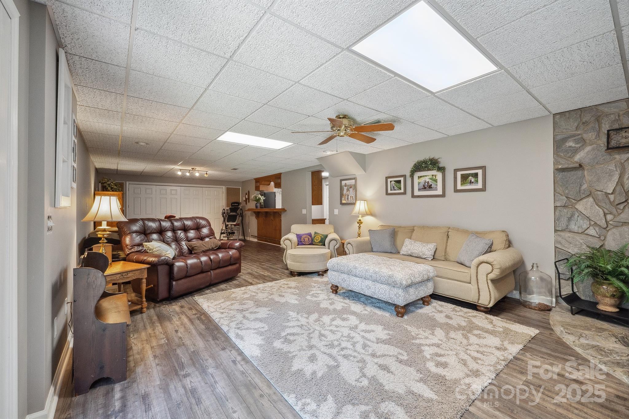 Granite Falls, North Carolina, 28630, United States, 4 Bedrooms Bedrooms, ,4 BathroomsBathrooms,Residential,For Sale,1907172