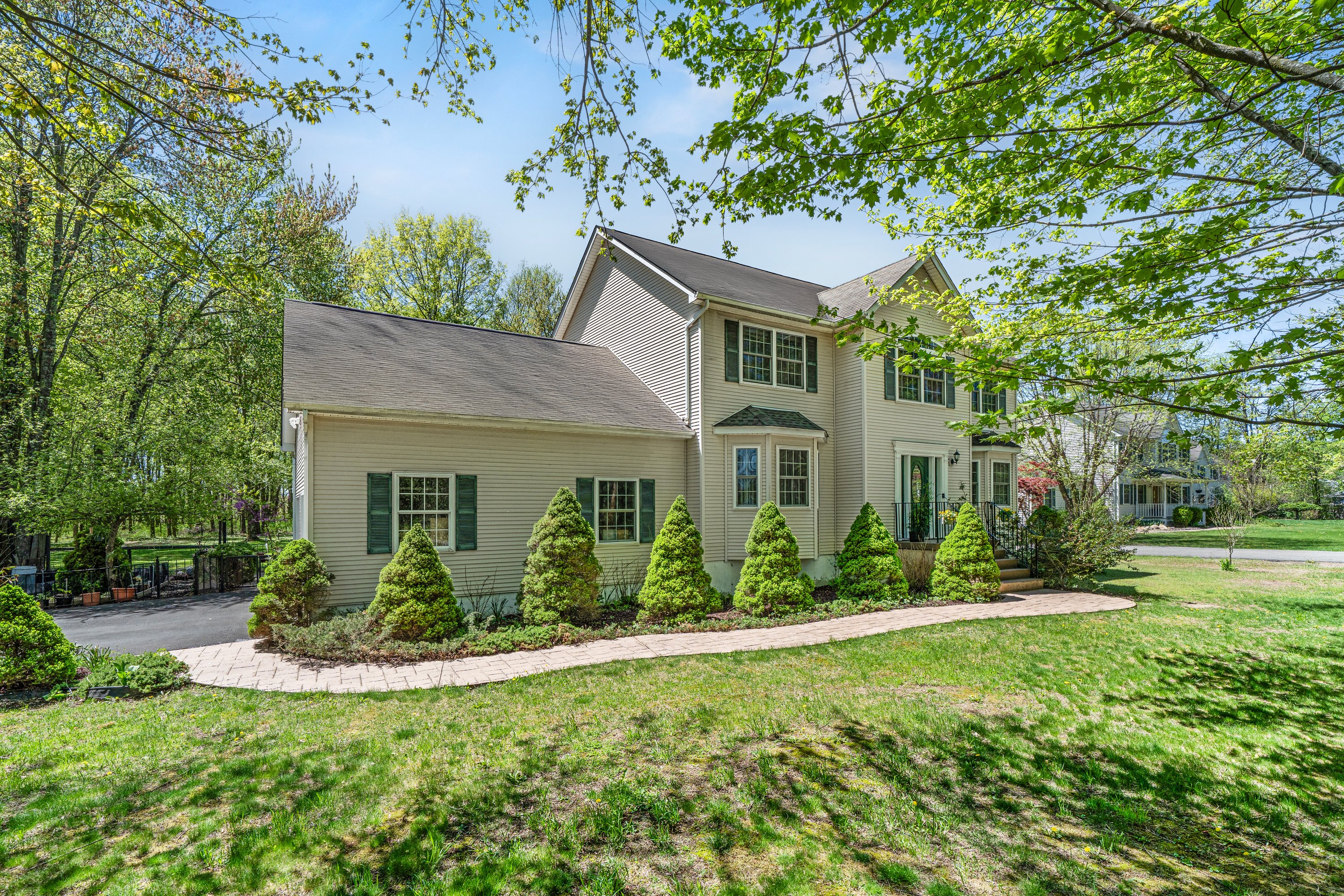 Middletown, New York, 10941, United States, 4 Bedrooms Bedrooms, ,3 BathroomsBathrooms,Residential,For Sale,1861085