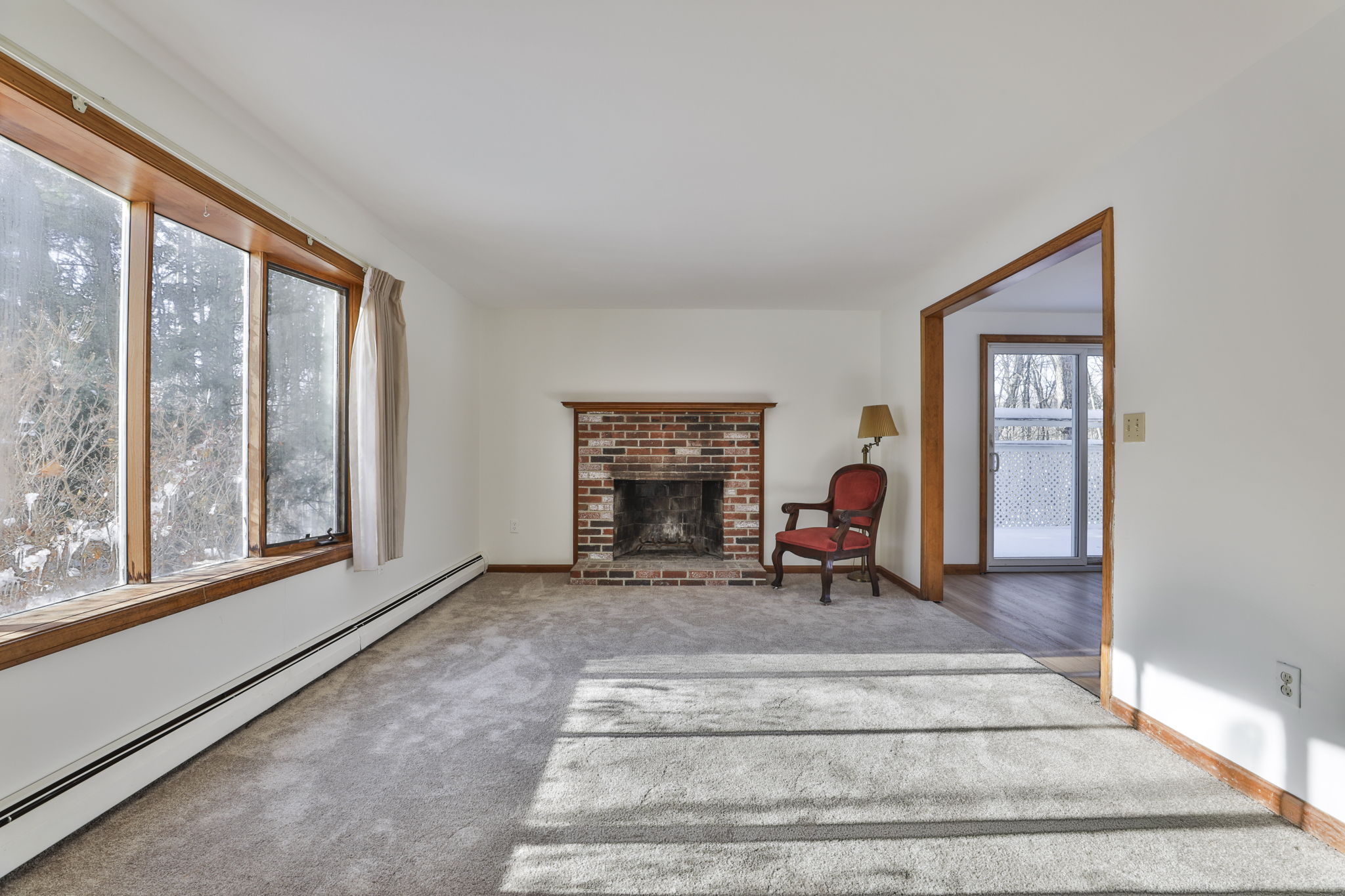 Derry, New Hampshire, 03038, United States, 3 Bedrooms Bedrooms, ,2 BathroomsBathrooms,Residential,For Sale,2006202