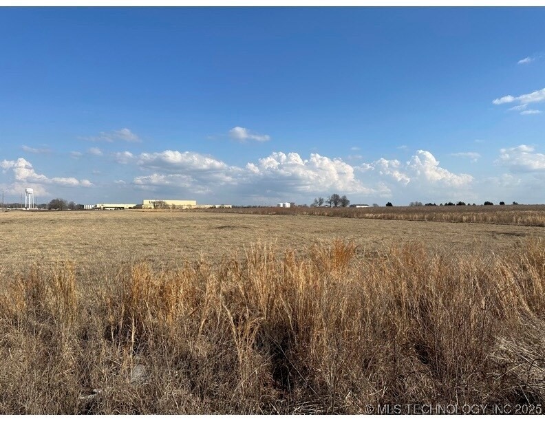 Wagoner, Oklahoma, 74467, United States, ,Residential,For Sale,1892705