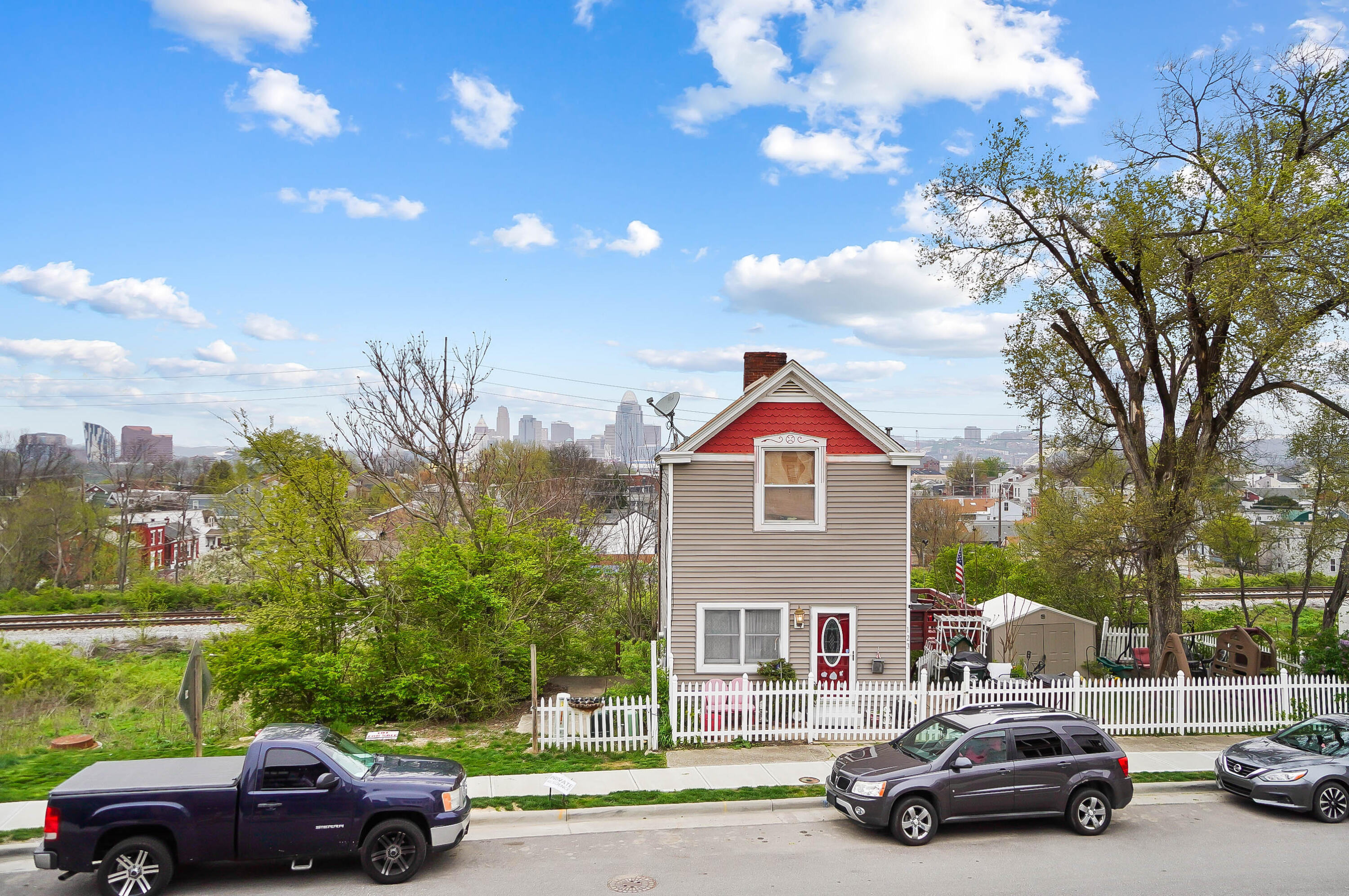 Newport, Kentucky, 41071, United States, 3 Bedrooms Bedrooms, ,4 BathroomsBathrooms,Residential,For Sale,1786326