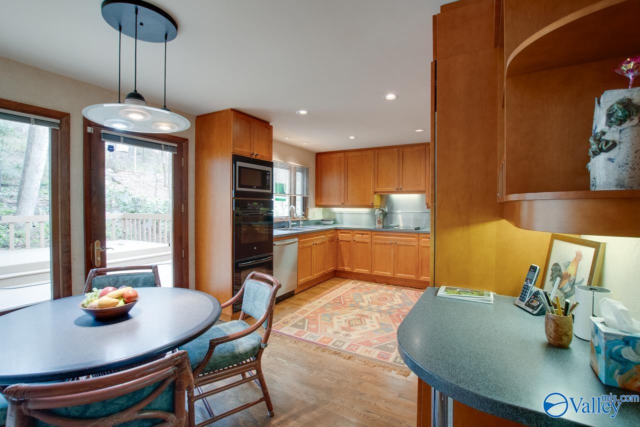 Huntsville, Alabama, 35802, United States, 4 Bedrooms Bedrooms, ,3 BathroomsBathrooms,Residential,For Sale,1996738