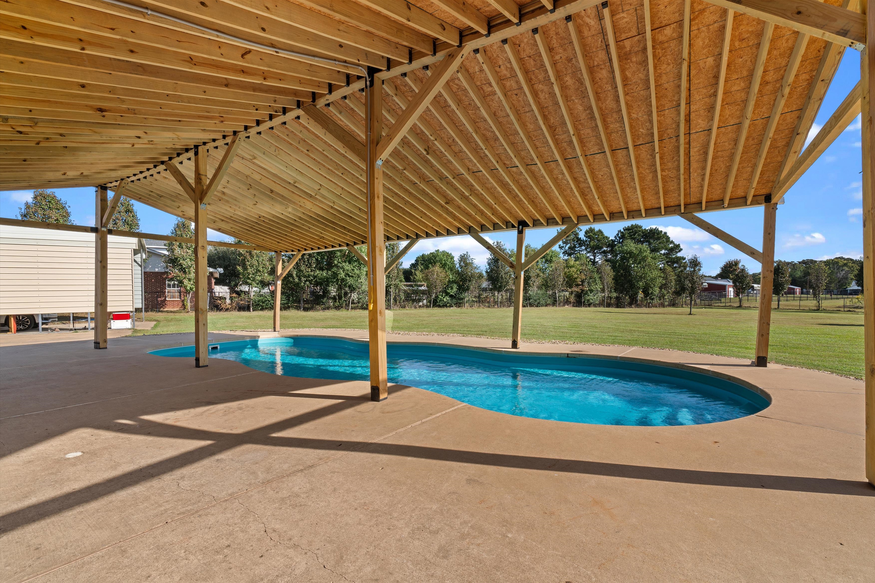 Henderson, Texas, 75654, United States, 5 Bedrooms Bedrooms, ,3 BathroomsBathrooms,Residential,For Sale,1983255