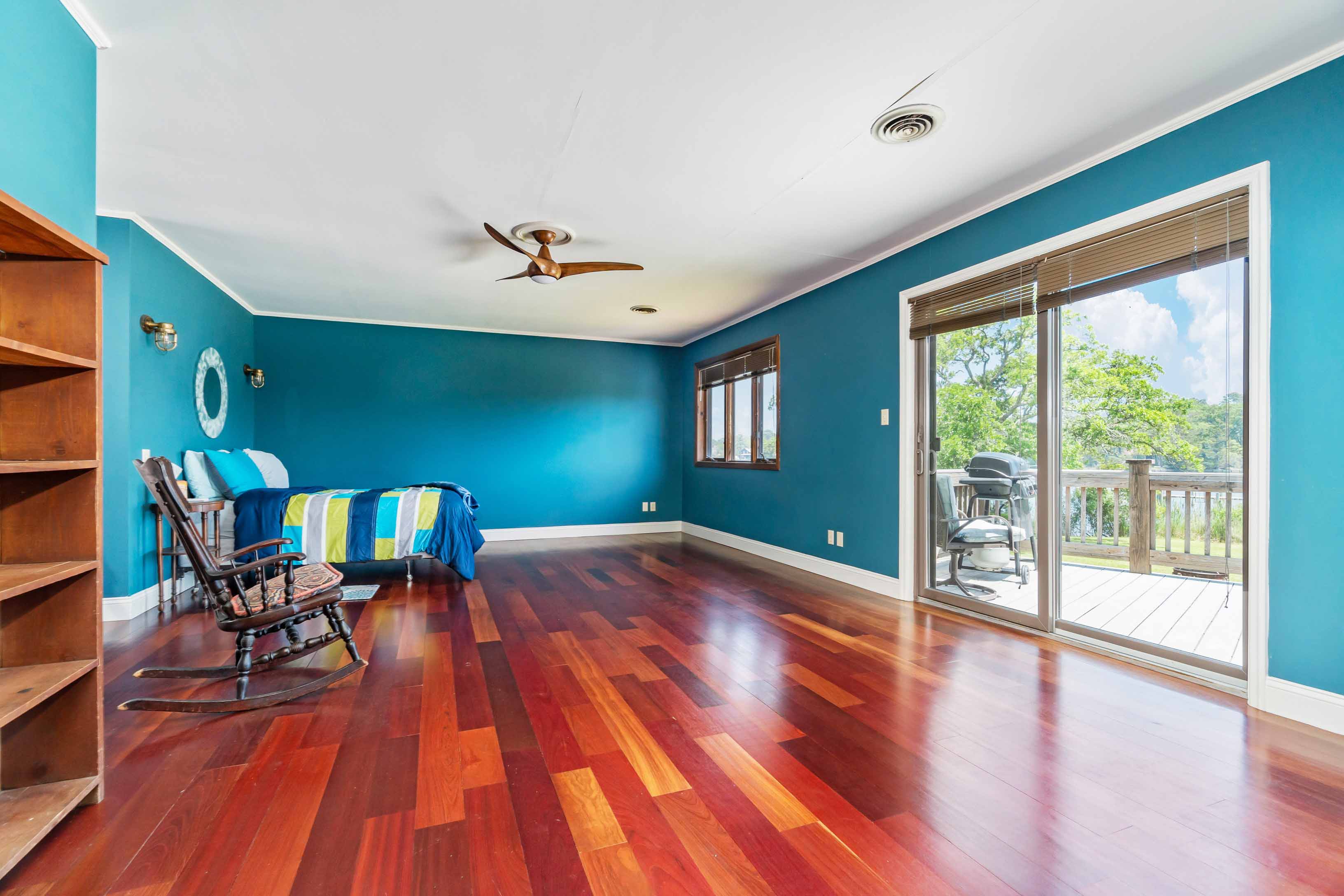 Oriental, North Carolina, 28571, United States, 2 Bedrooms Bedrooms, ,3 BathroomsBathrooms,Residential,For Sale,1943543