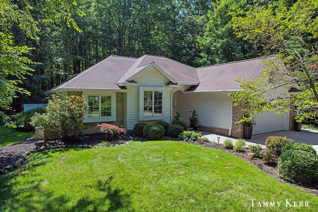 Bendemeer Dr, Fennville, MI 49408