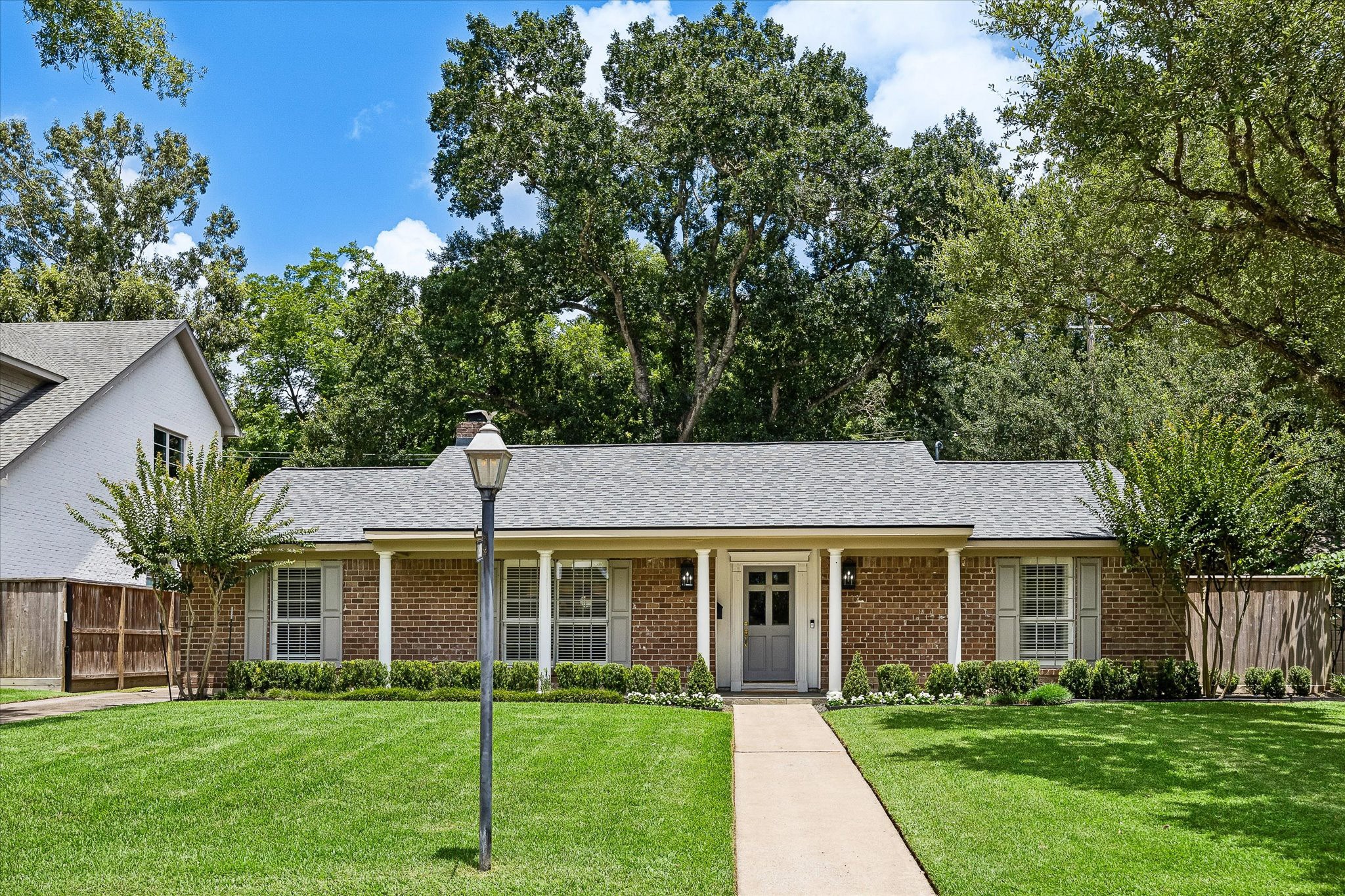  1907 Briarpark Drive - 物件實景