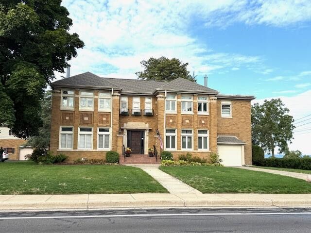 St. Joseph, Michigan, 49085, United States, 2 Bedrooms Bedrooms, ,4 BathroomsBathrooms,Residential,For Sale,1949511