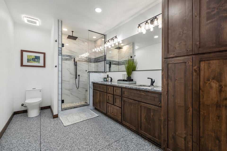 Klamath Falls, Oregon, 97603, United States, 3 Bedrooms Bedrooms, ,3 BathroomsBathrooms,Residential,For Sale,1878382