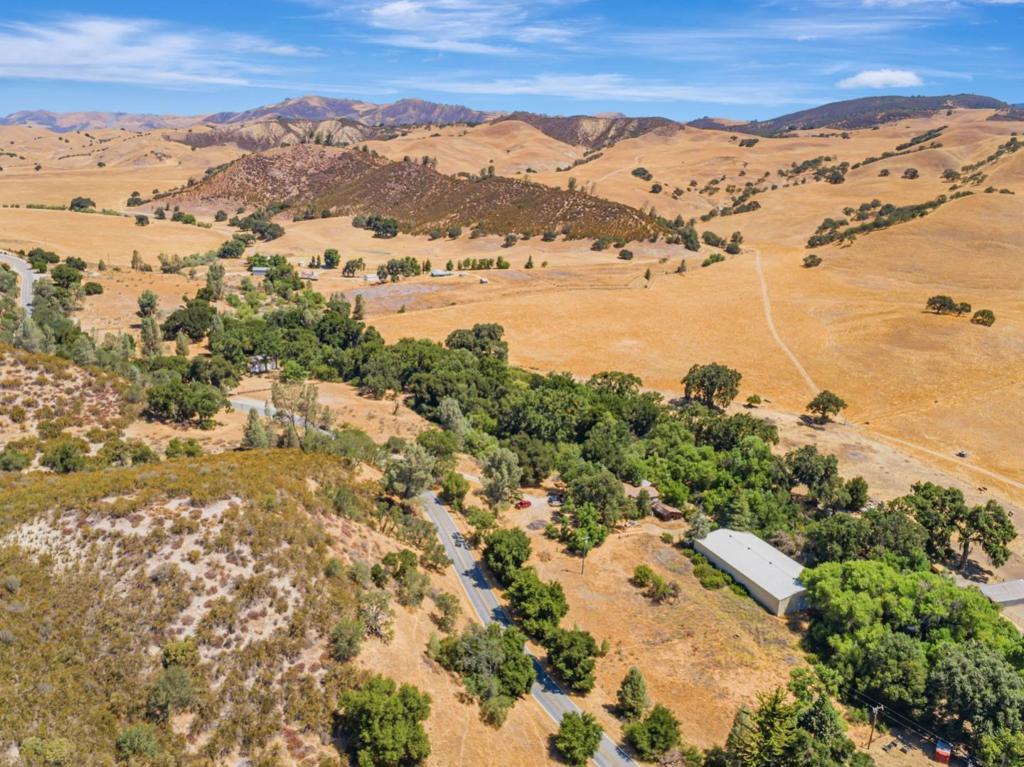 Paicines, California, 95043, United States, 4 Bedrooms Bedrooms, ,2 BathroomsBathrooms,Residential,For Sale,1981055