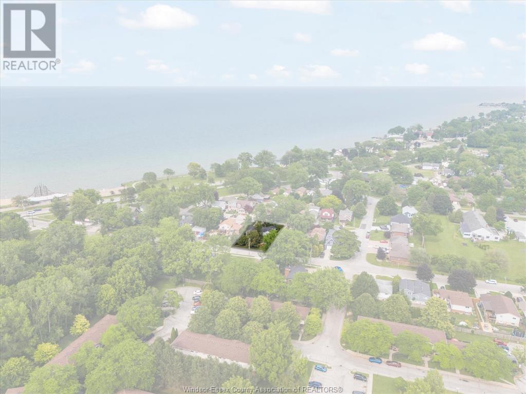 WINDSOR, Ontario, N8P 1C1, CA, 3 Bedrooms Bedrooms, ,2 BathroomsBathrooms,Residential,For Sale,1882295