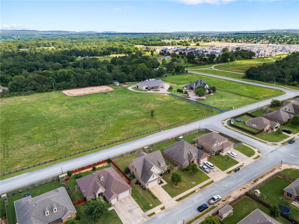 Springdale, Arkansas, 72762, United States, 4 Bedrooms Bedrooms, ,3 BathroomsBathrooms,Residential,For Sale,1877049