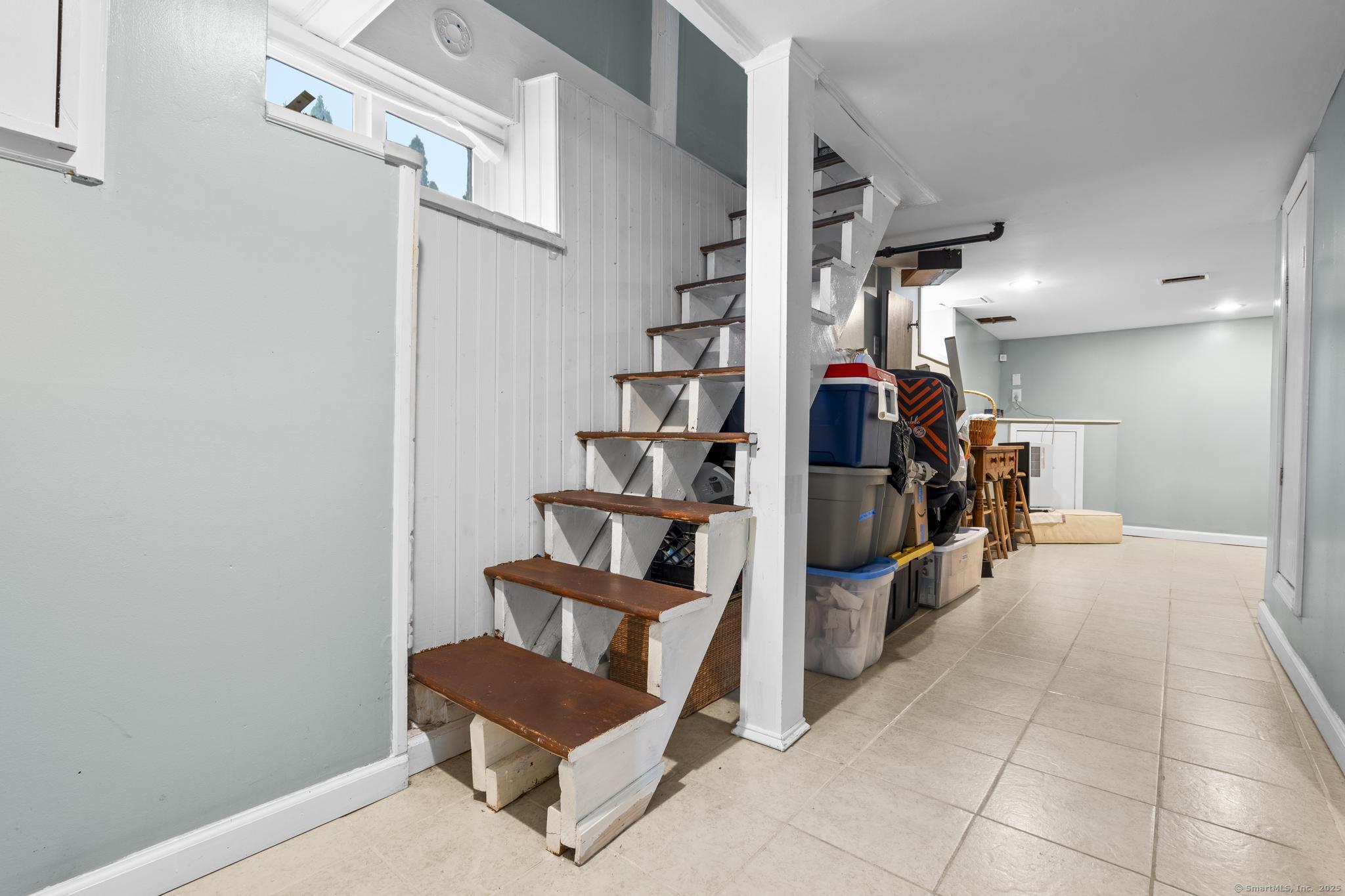 Fairfield, Connecticut, 06825, United States, 3 Bedrooms Bedrooms, ,2 BathroomsBathrooms,Residential,For Sale,1990331