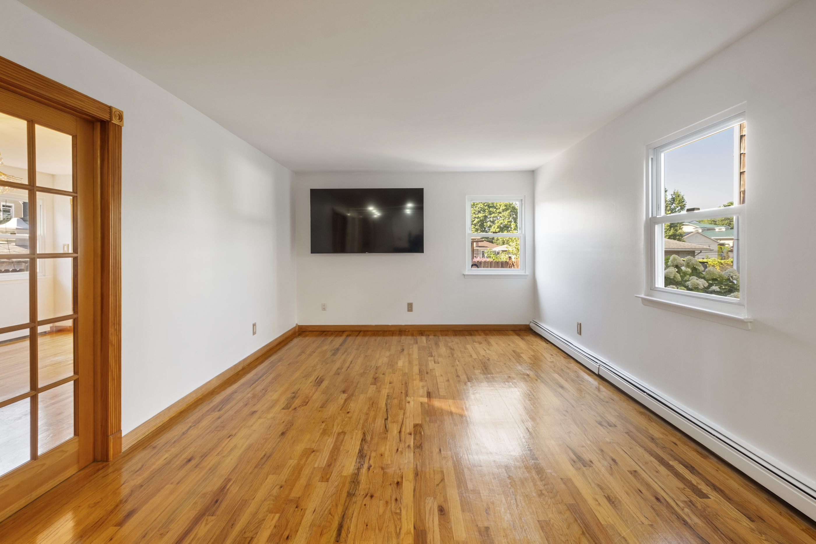 Floral Park, New York, 11001, United States, 5 Bedrooms Bedrooms, ,4 BathroomsBathrooms,Residential,For Sale,1980270