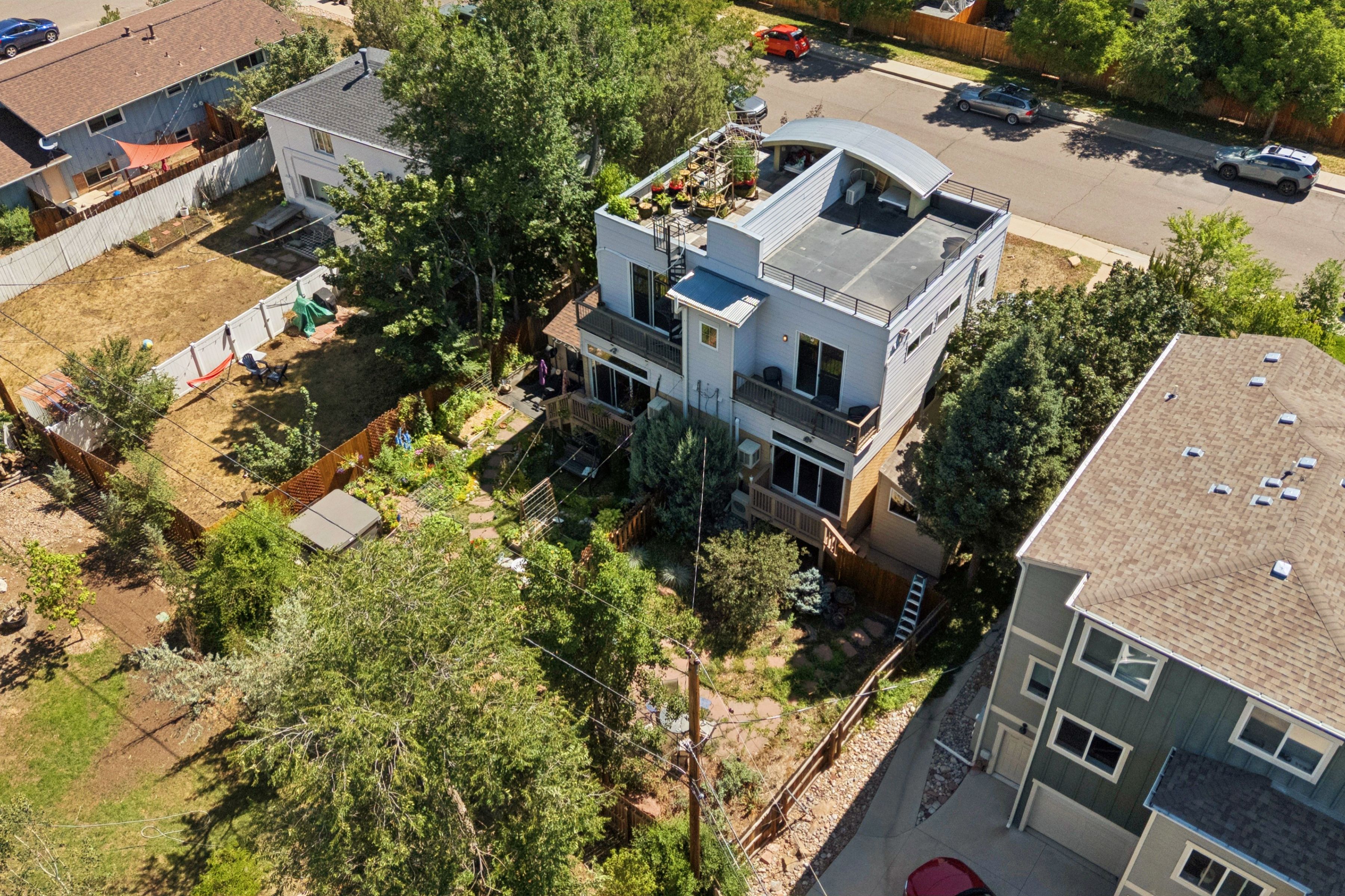  Green-Built Townhome-Style Propety - 物件實景