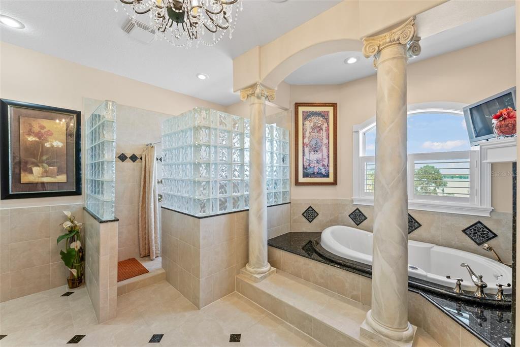 Thonotosassa, Florida, 33592, United States, 4 Bedrooms Bedrooms, ,7 BathroomsBathrooms,Residential,For Sale,1788935