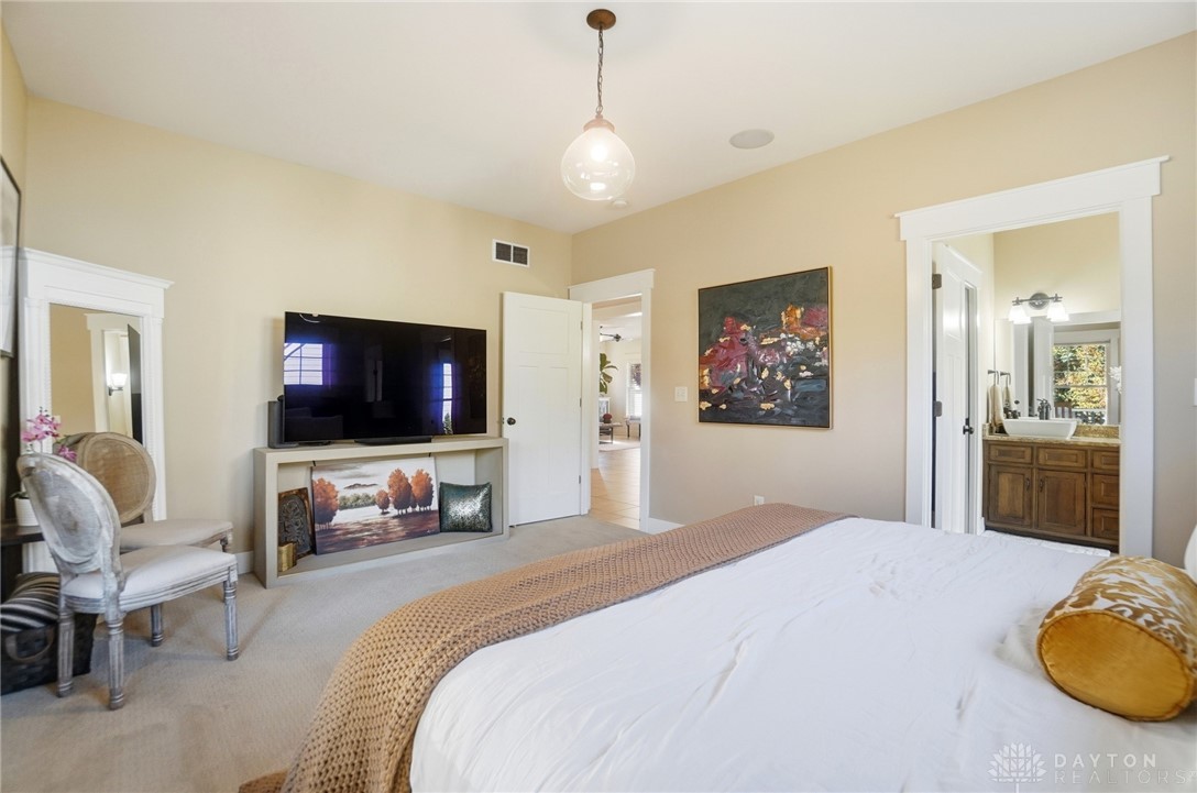 Oakwood, Ohio, 45409, United States, 3 Bedrooms Bedrooms, ,3 BathroomsBathrooms,Residential,For Sale,1991510