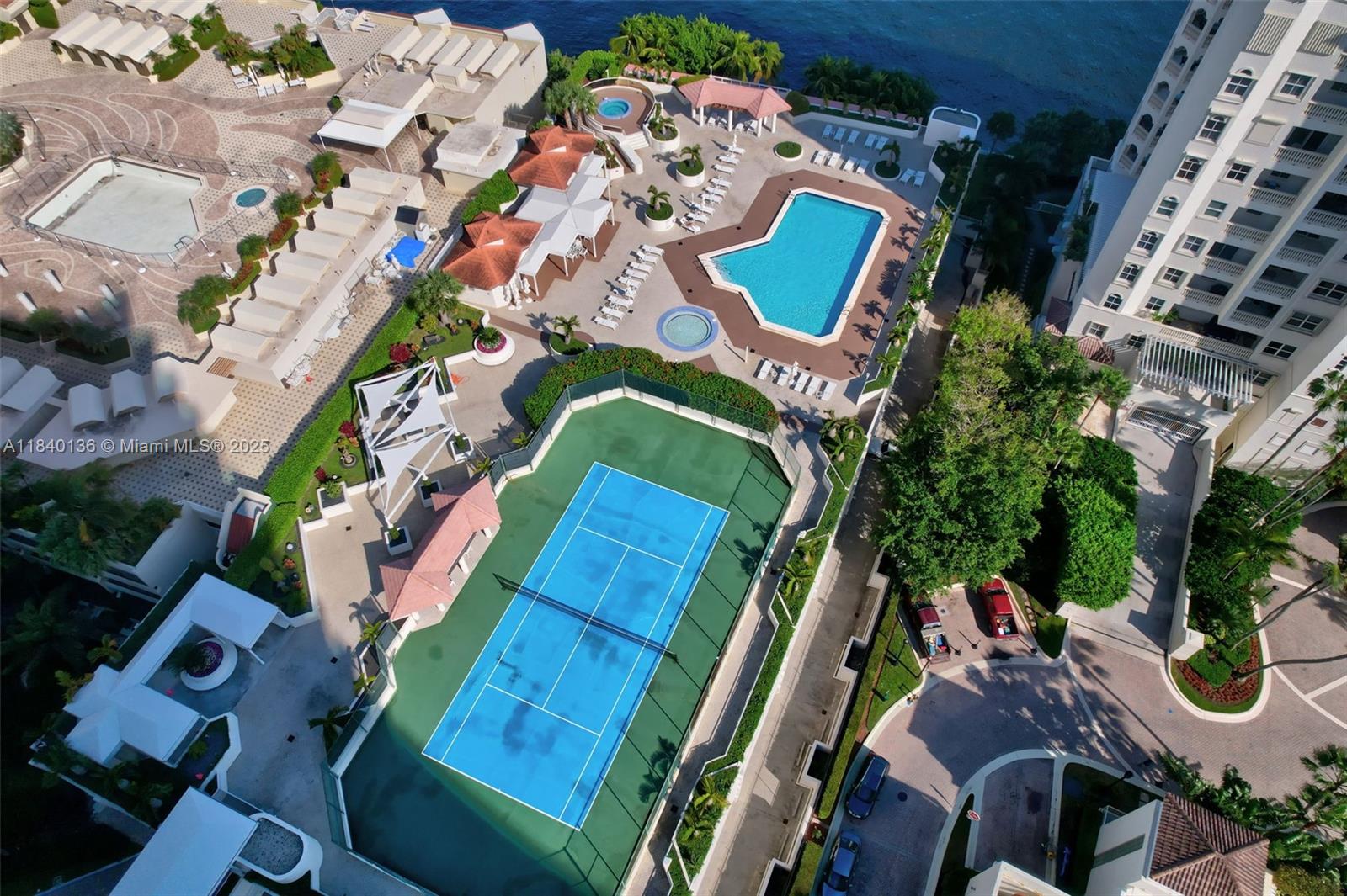 Aventura, Florida, 33180, United States, 2 Bedrooms Bedrooms, ,2 BathroomsBathrooms,Residential,For Sale,1898745