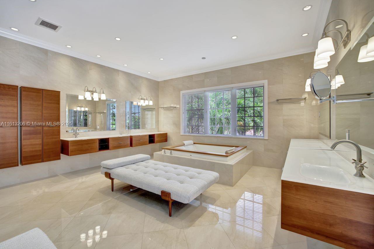 797 Ridgewood Rd, Key Biscayne, Florida, 33149, United States, 7 Bedrooms Bedrooms, ,8 BathroomsBathrooms,Residential,For Sale,797 Ridgewood Rd,1590782