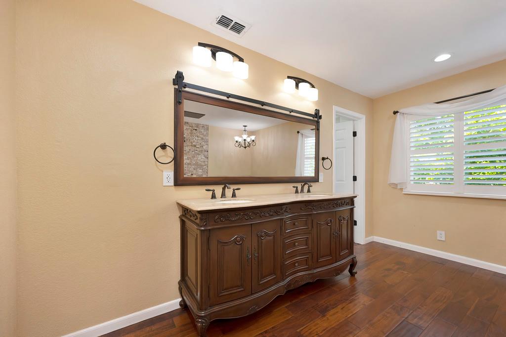 Roseville, California, 95747, United States, 6 Bedrooms Bedrooms, ,4 BathroomsBathrooms,Residential,For Sale,1940337