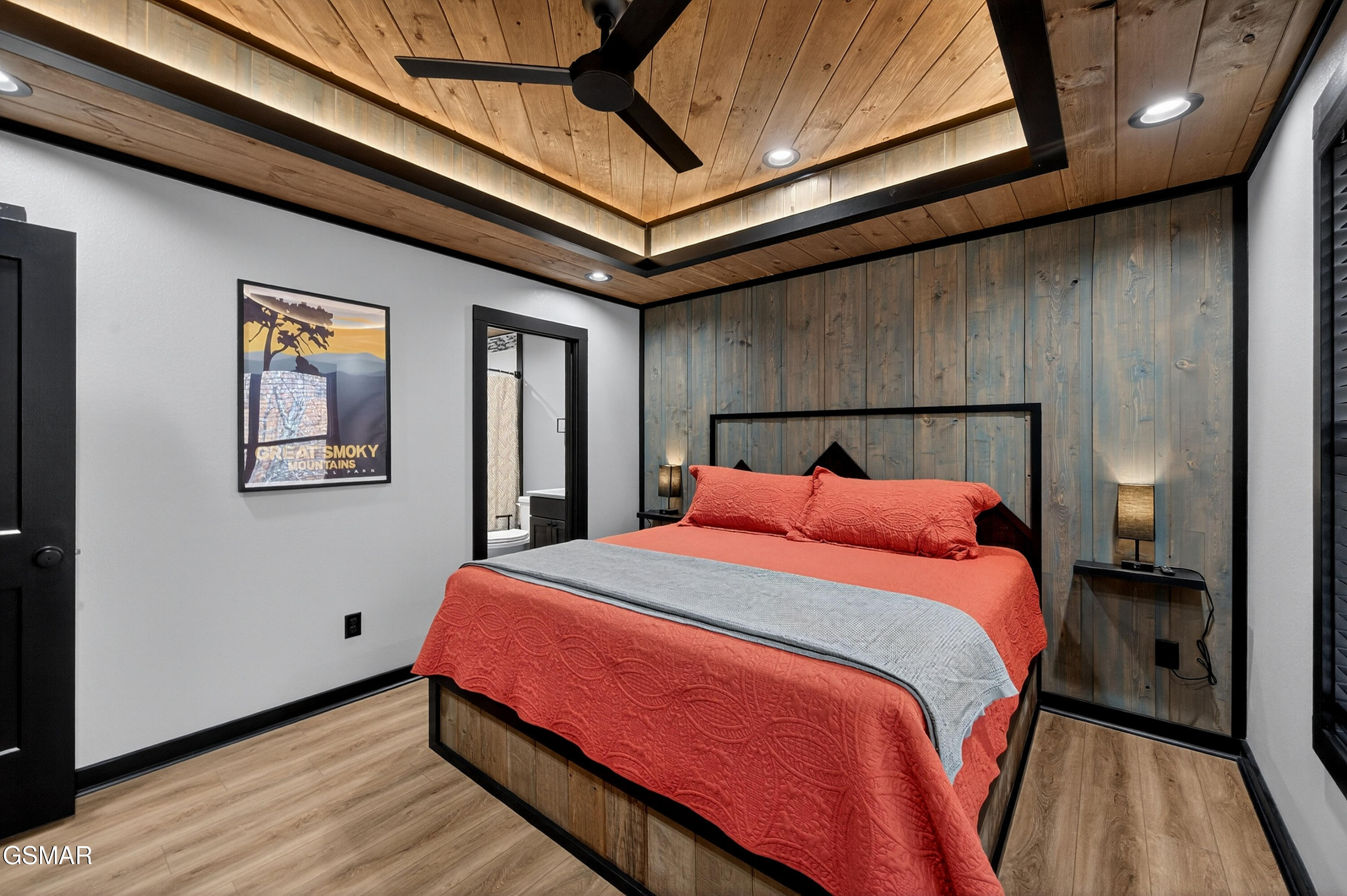 Sevierville, Tennessee, 37876, United States, 3 Bedrooms Bedrooms, ,5 BathroomsBathrooms,Residential,For Sale,1977074