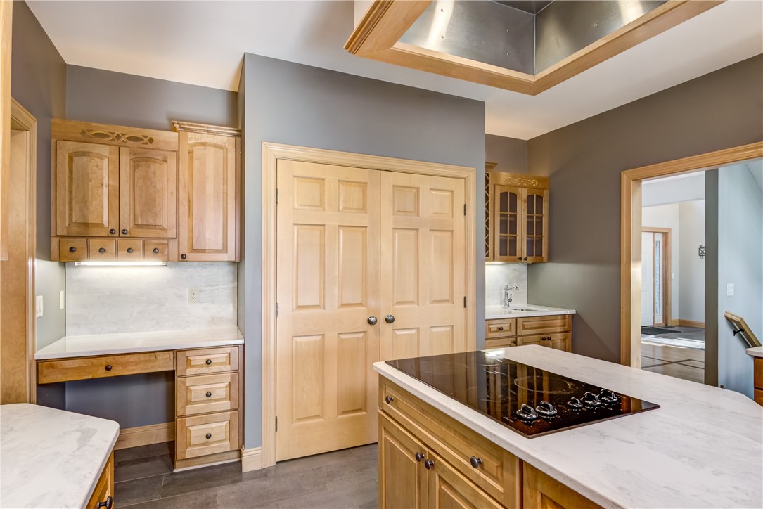 Eau Claire, Wisconsin, 54701, United States, 5 Bedrooms Bedrooms, ,4 BathroomsBathrooms,Residential,For Sale,1976179