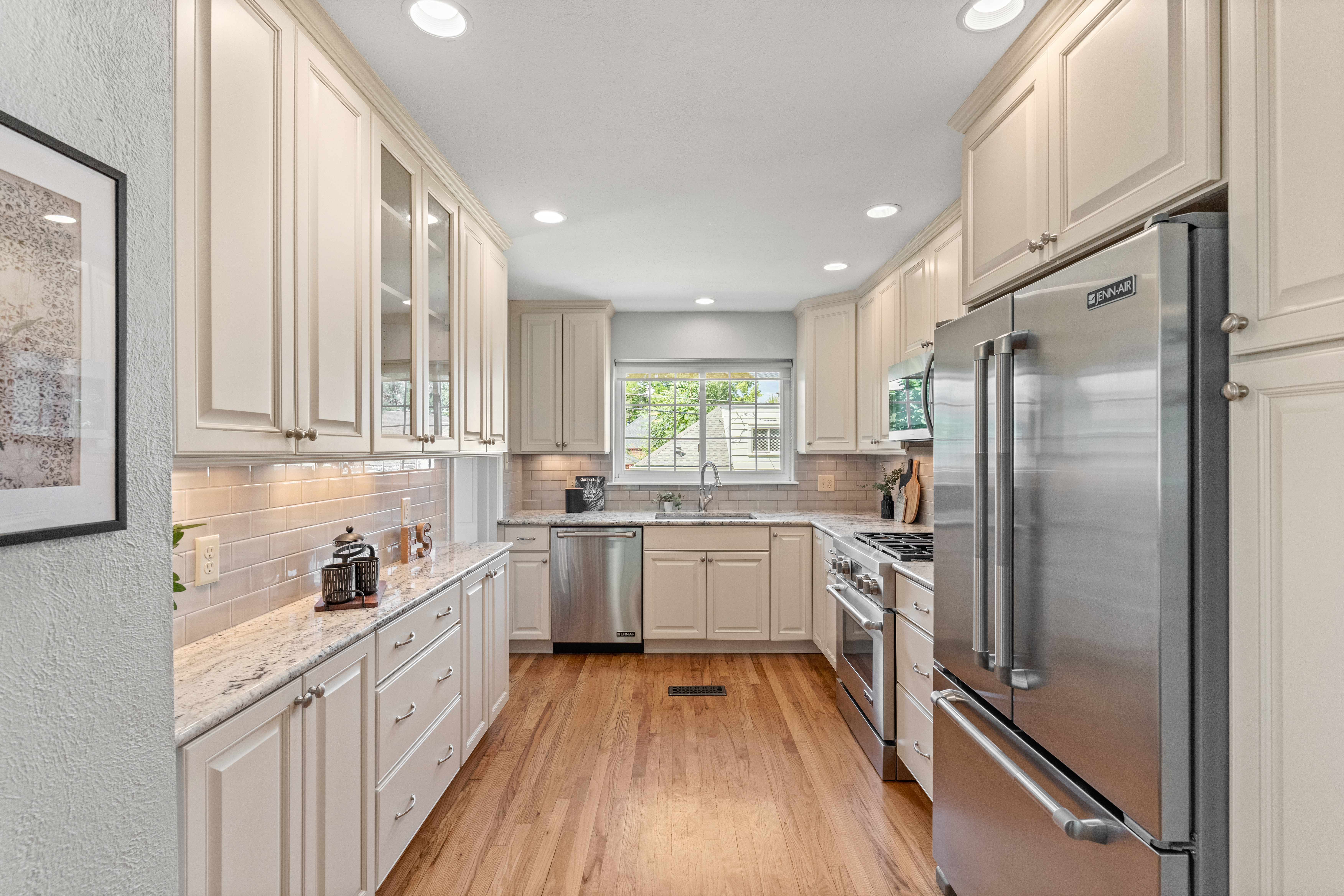  Classic Belcaro Charm Meets Modern, Updated 4-Bedroom, 2-Bath Brick Ranch - 物件實景