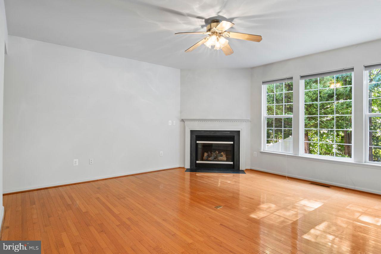 Woodbridge, Virginia, 22191, United States, 6 Bedrooms Bedrooms, ,5 BathroomsBathrooms,Residential,For Sale,1949818