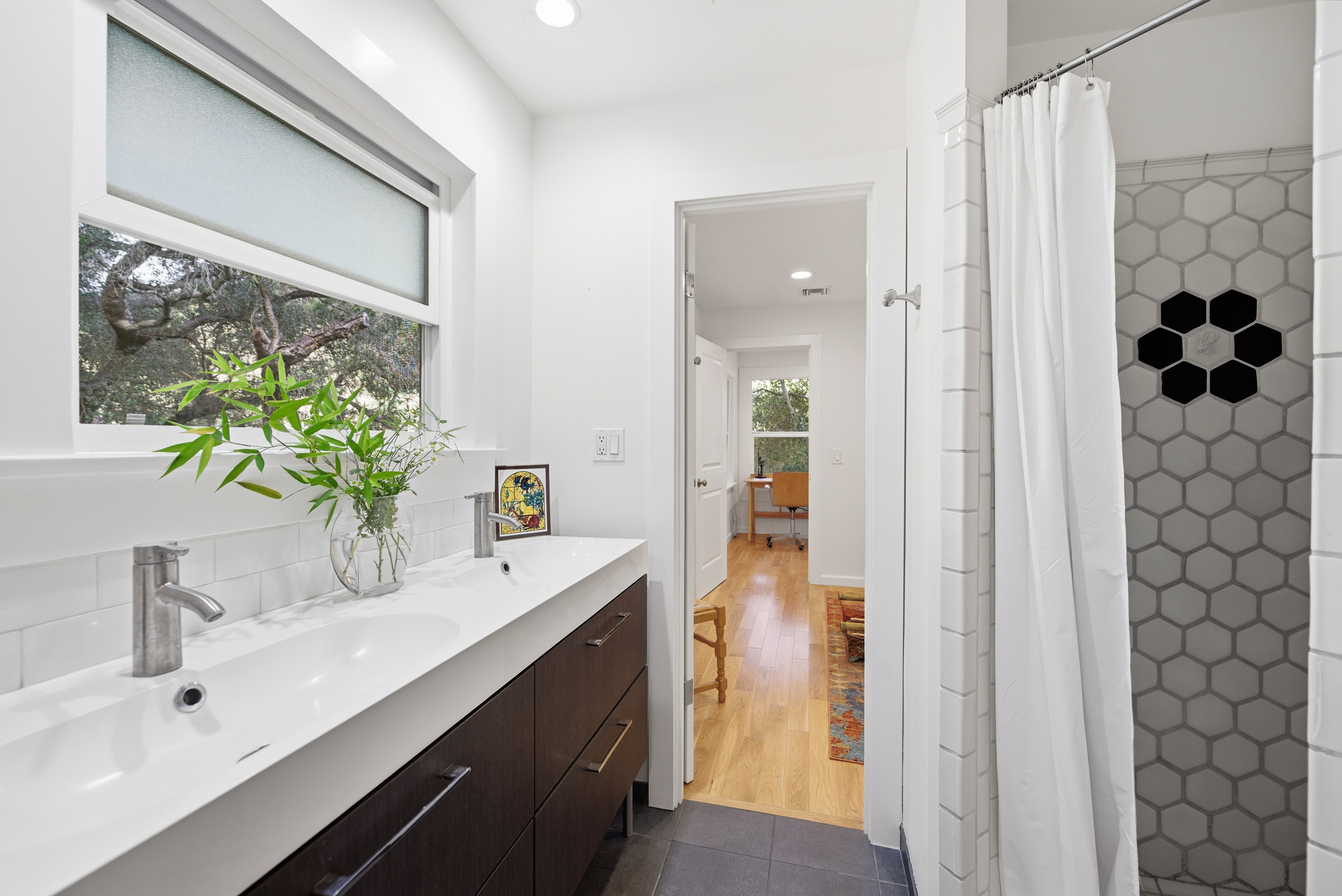  502 Fernwood Pacific Dr - 物件實景