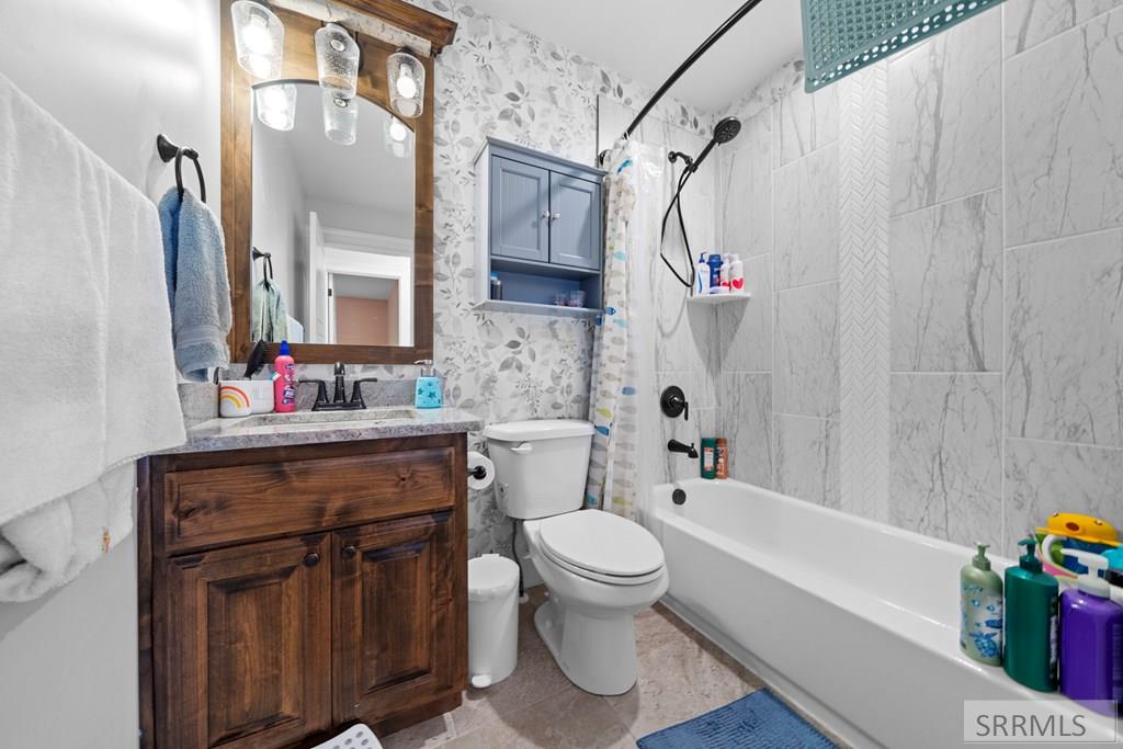 IDAHO FALLS, Idaho, 83402, United States, 6 Bedrooms Bedrooms, ,3 BathroomsBathrooms,Residential,For Sale,1980843