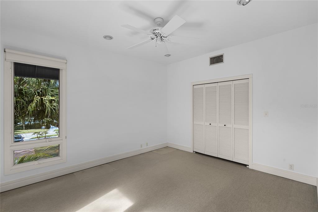 Orlando, Florida, 32806, United States, 3 Bedrooms Bedrooms, ,4 BathroomsBathrooms,Residential,For Sale,1927434