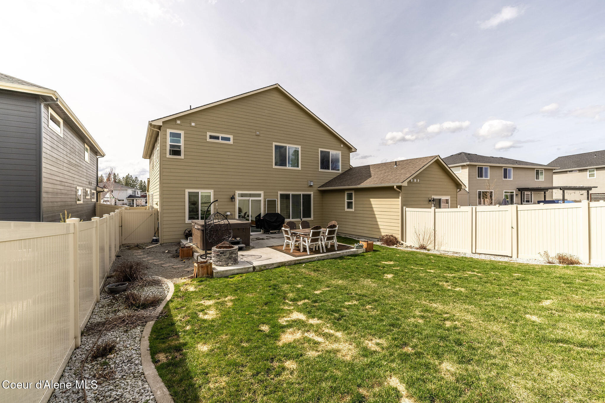 Coeur D'alene, Idaho, 83815, United States, 5 Bedrooms Bedrooms, ,4 BathroomsBathrooms,Residential,For Sale,1754735