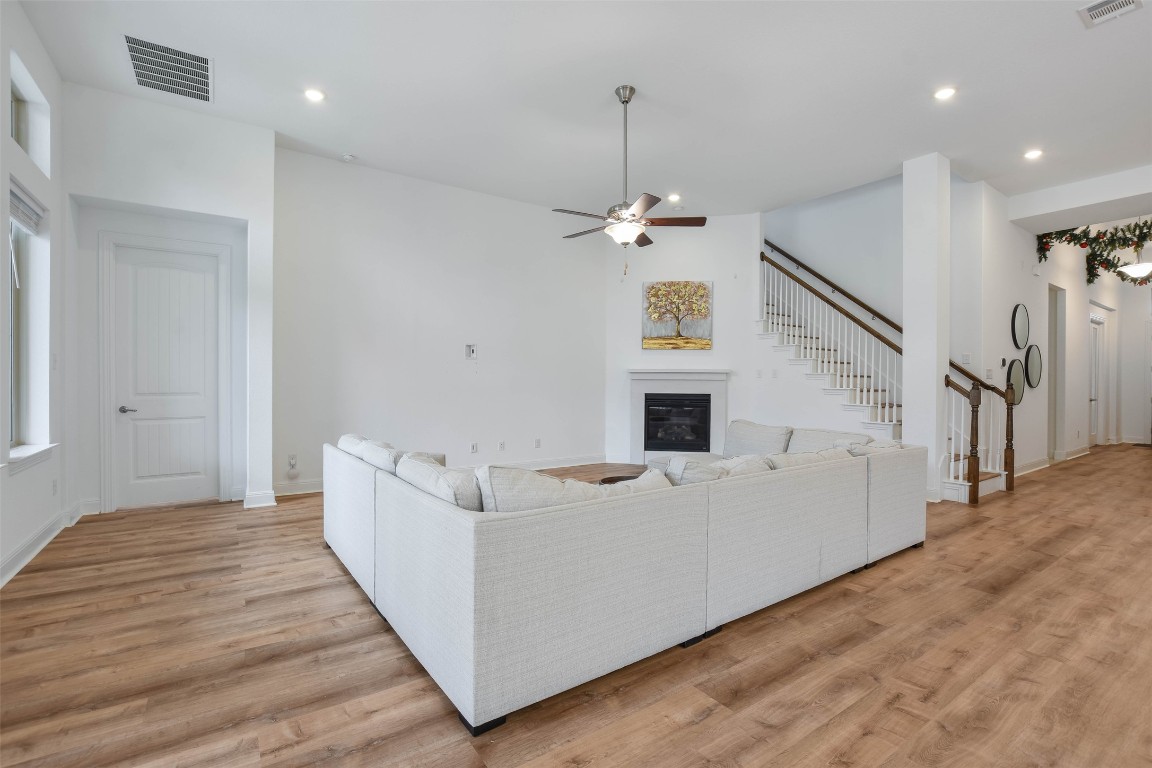 Pflugerville, Texas, 78660, United States, 4 Bedrooms Bedrooms, ,4 BathroomsBathrooms,Residential,For Sale,1917831