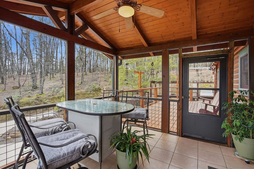 Ellijay, Georgia, 30536, United States, 2 Bedrooms Bedrooms, ,3 BathroomsBathrooms,Residential,For Sale,2034999
