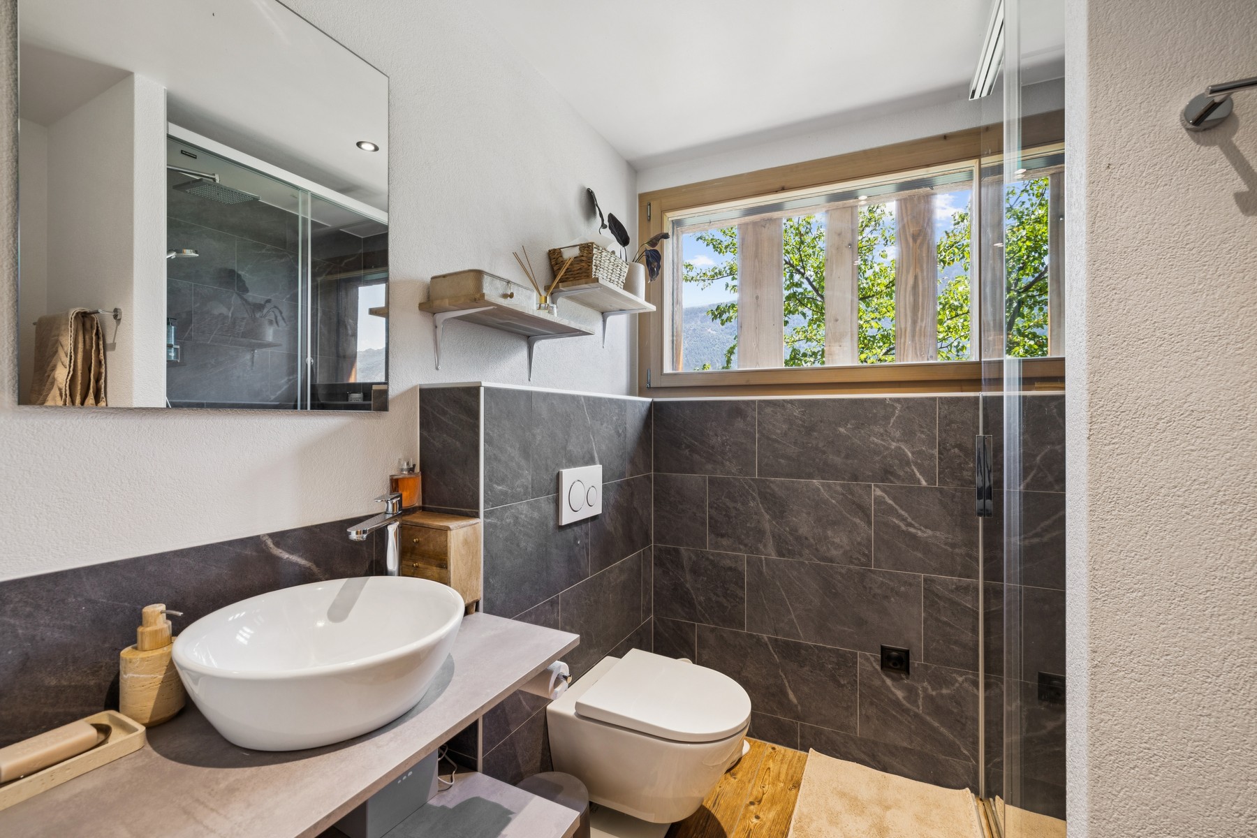  Exceptional triplex apartment in the heart of Saillon