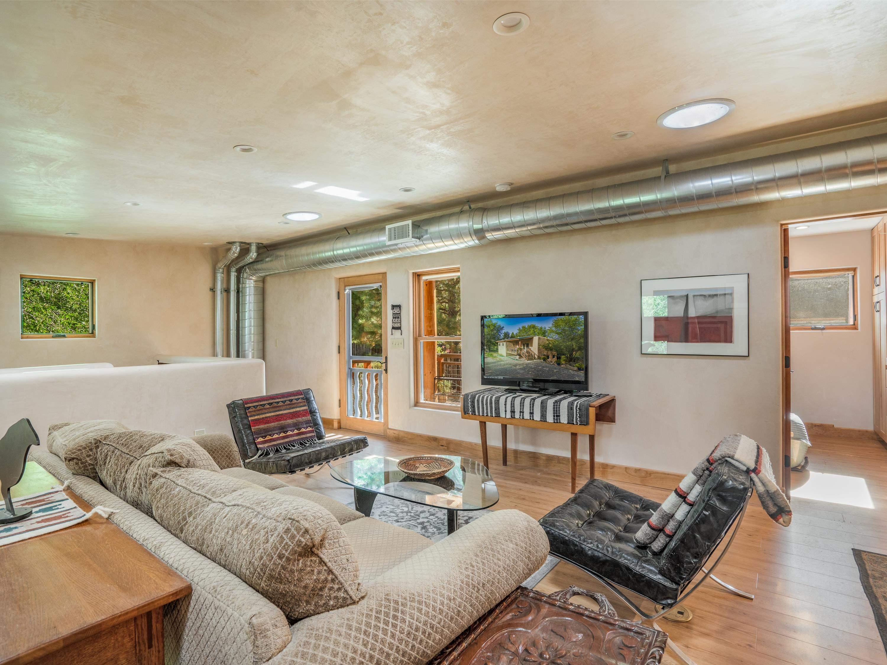 128 Las Cruces, Taos, New Mexico, 87571, United States, 2 Bedrooms Bedrooms, ,2 BathroomsBathrooms,Residential,For Sale,128 Las Cruces,1629727