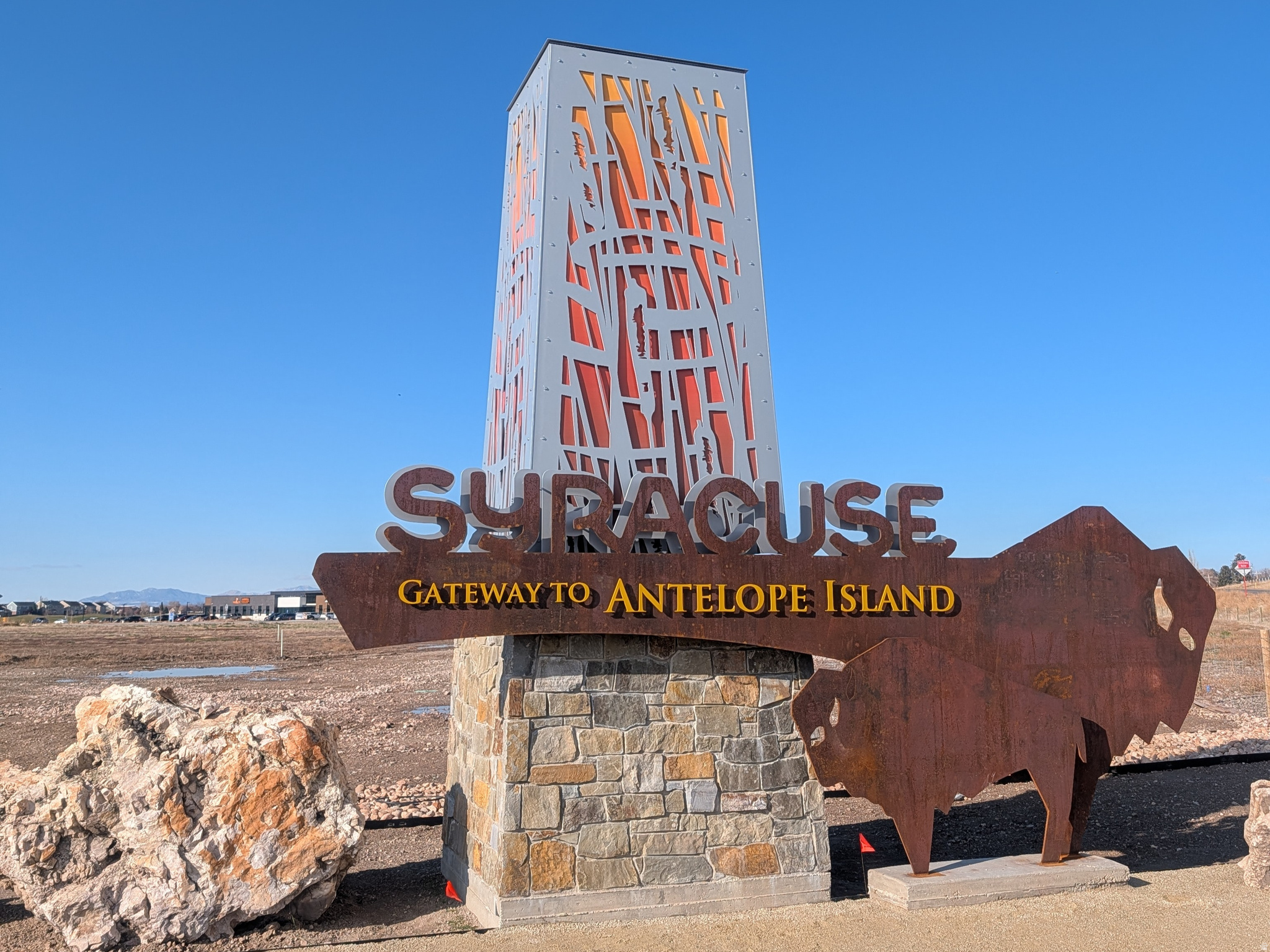 Syracuse, Utah, 84075, United States, 5 Bedrooms Bedrooms, ,3 BathroomsBathrooms,Residential,For Sale,2003414