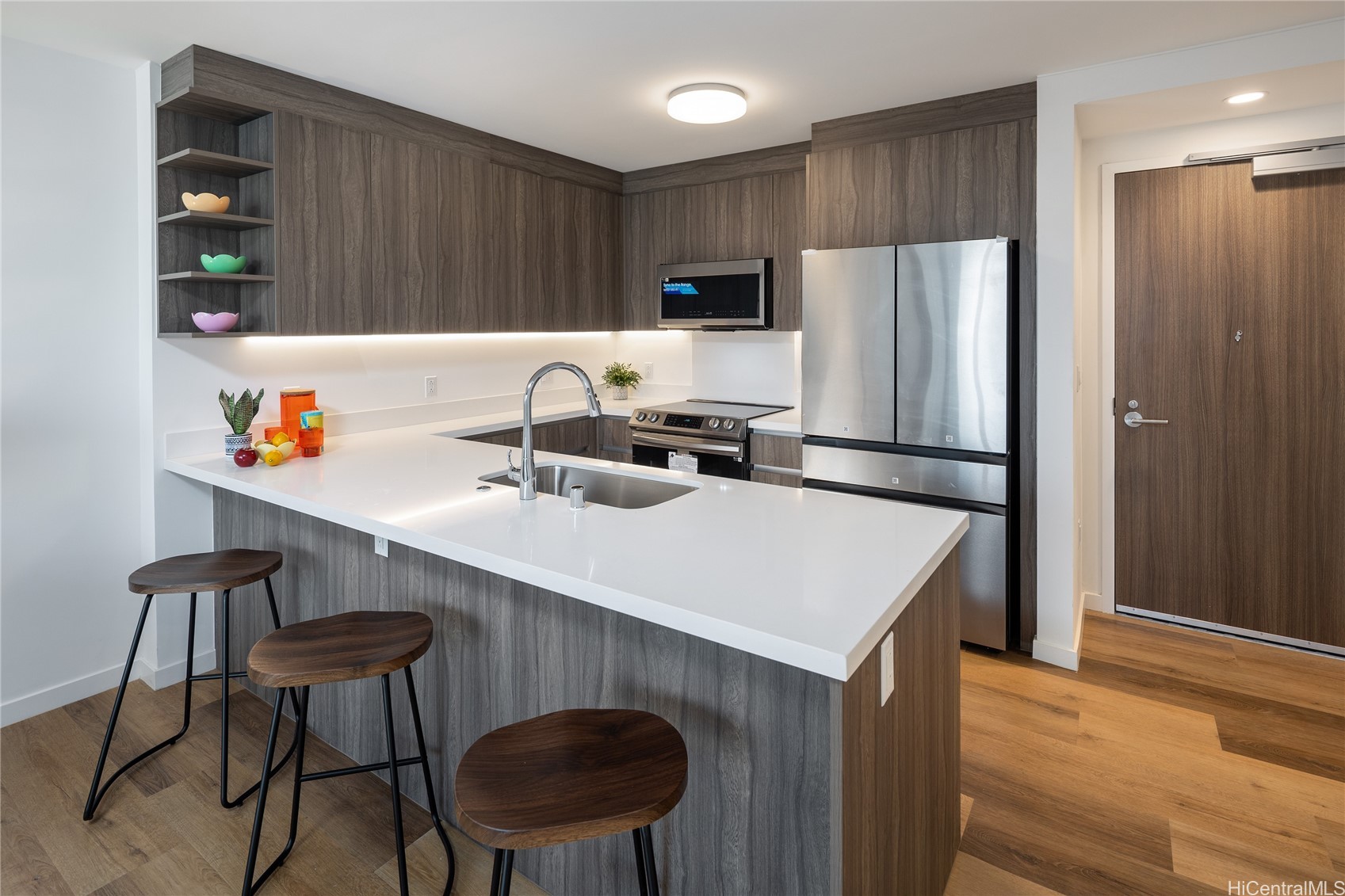 Honolulu, Hawaii, 96814, United States, 2 Bedrooms Bedrooms, ,2 BathroomsBathrooms,Residential,For Sale,1988150