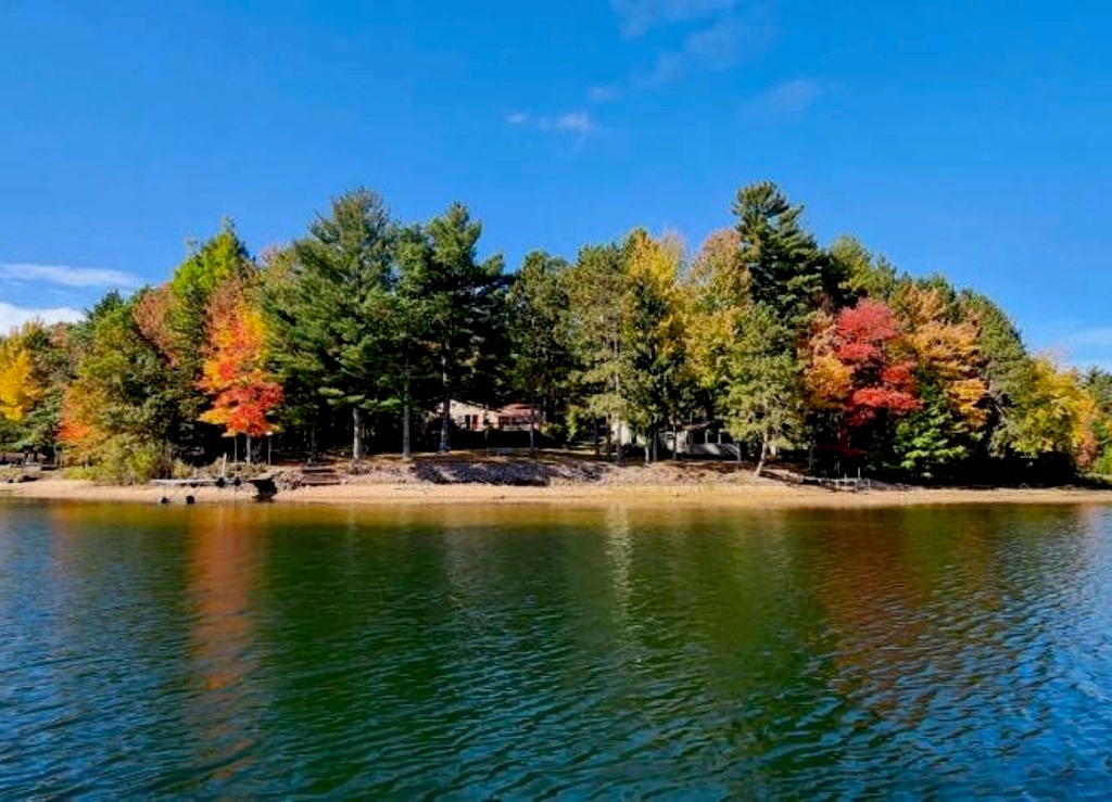 Tomahawk, Wisconsin, 54487, United States, 4 Bedrooms Bedrooms, ,2 BathroomsBathrooms,Residential,For Sale,1907326