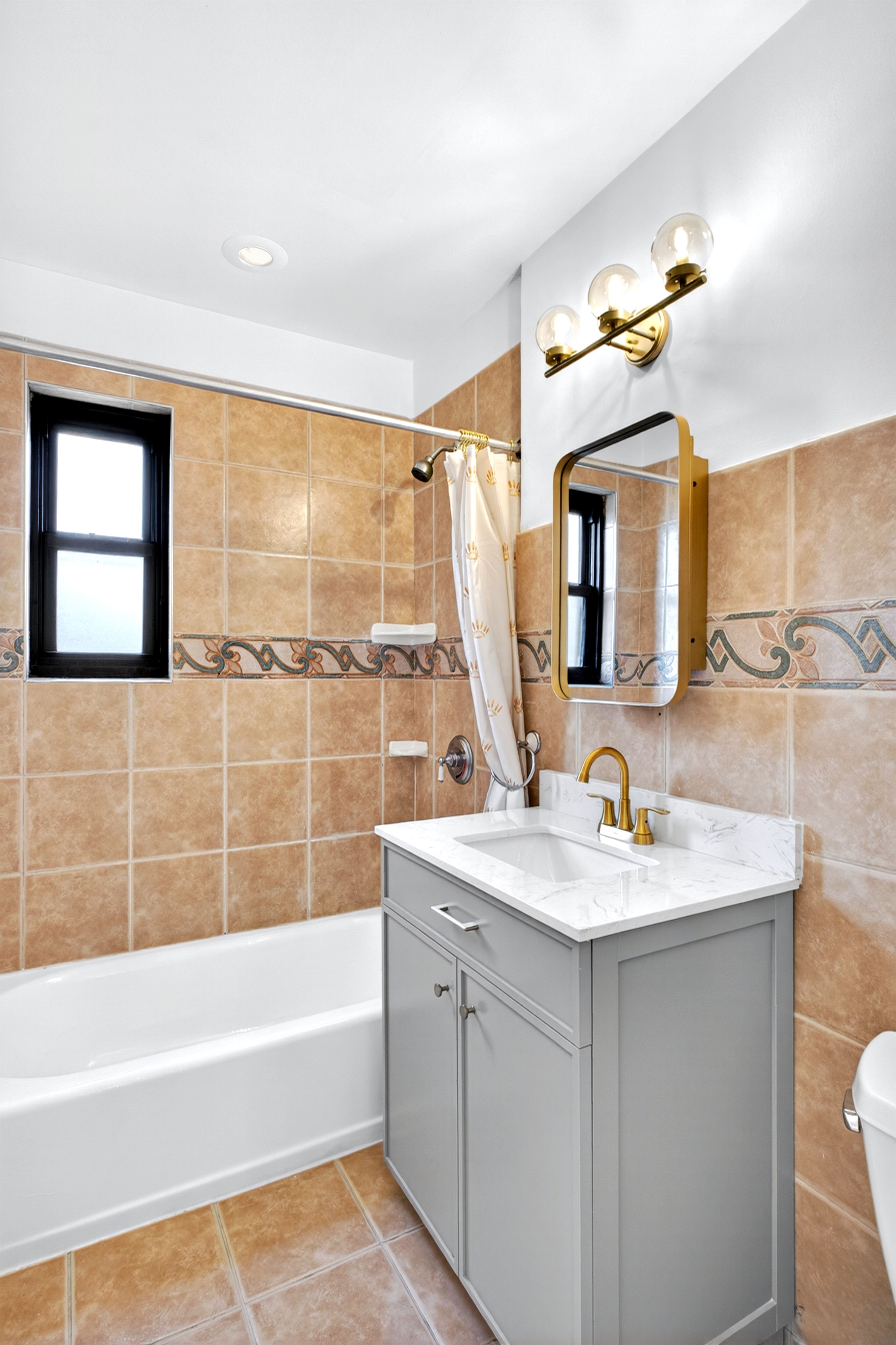  160-28 17th Avenue, Whitestone, NY, 11357 - 物件實景