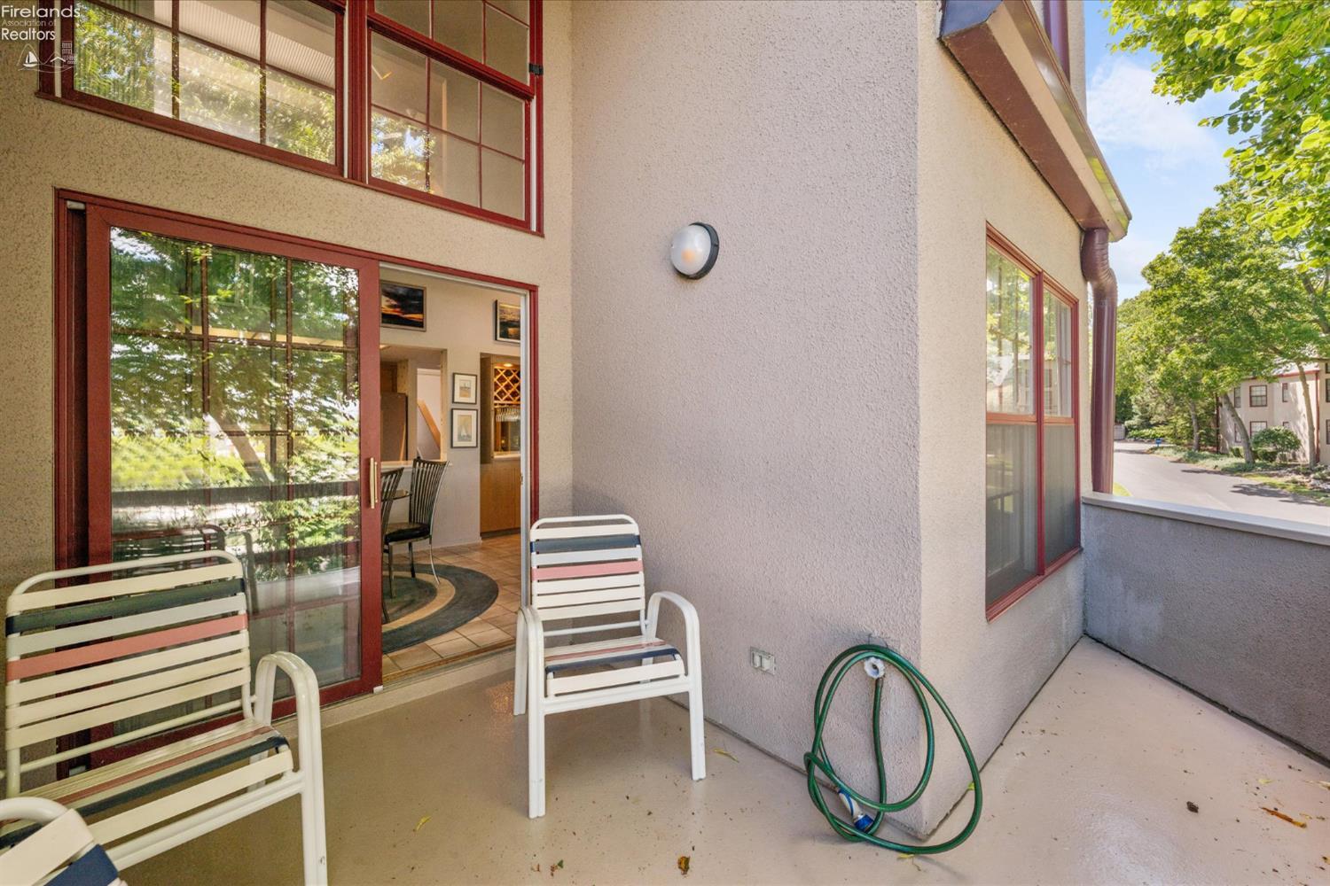 Port Clinton, Ohio, 43452, United States, 2 Bedrooms Bedrooms, ,3 BathroomsBathrooms,Residential,For Sale,1982032