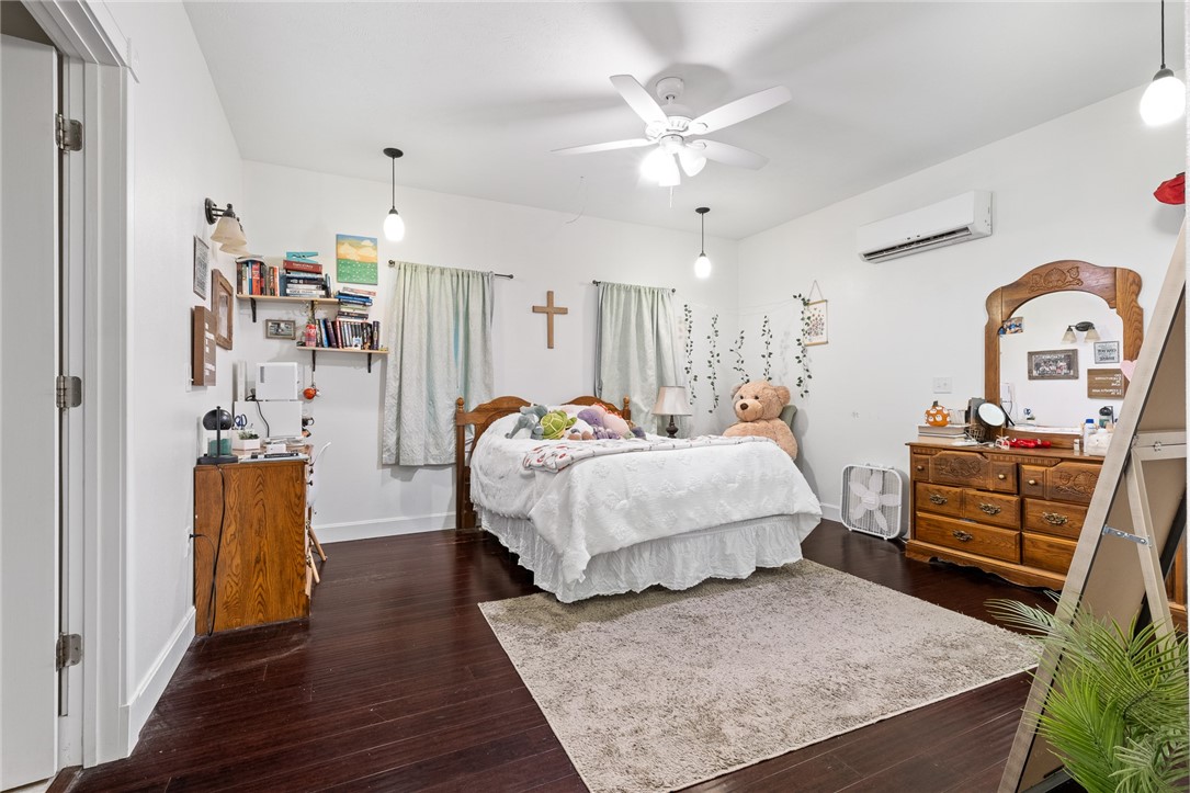 Dogpatch, Arkansas, 72648, United States, 3 Bedrooms Bedrooms, ,3 BathroomsBathrooms,Residential,For Sale,1958320